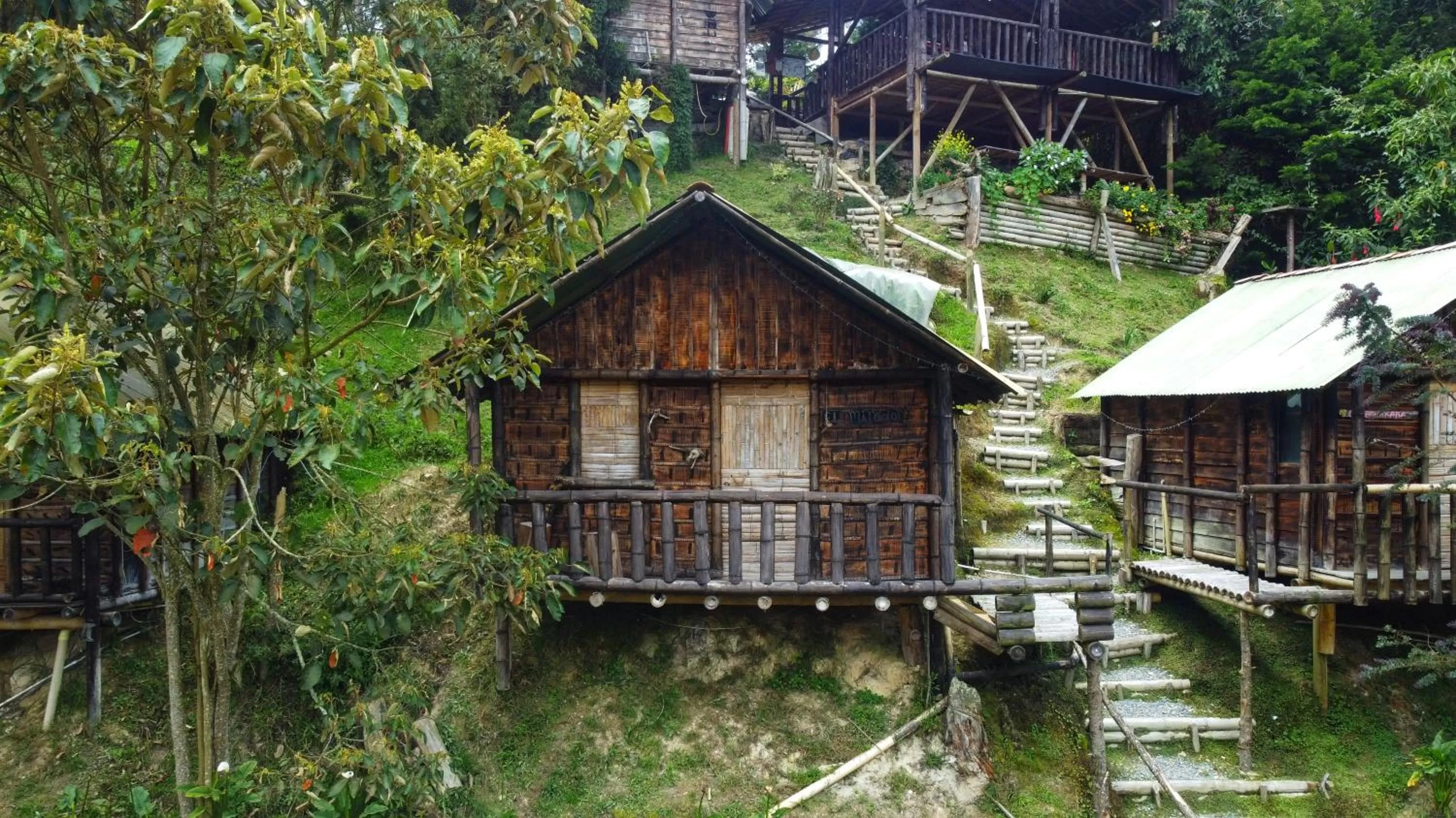 Property Building in Cabañas Rústicas El Viejo Tambo By Rotamundos
