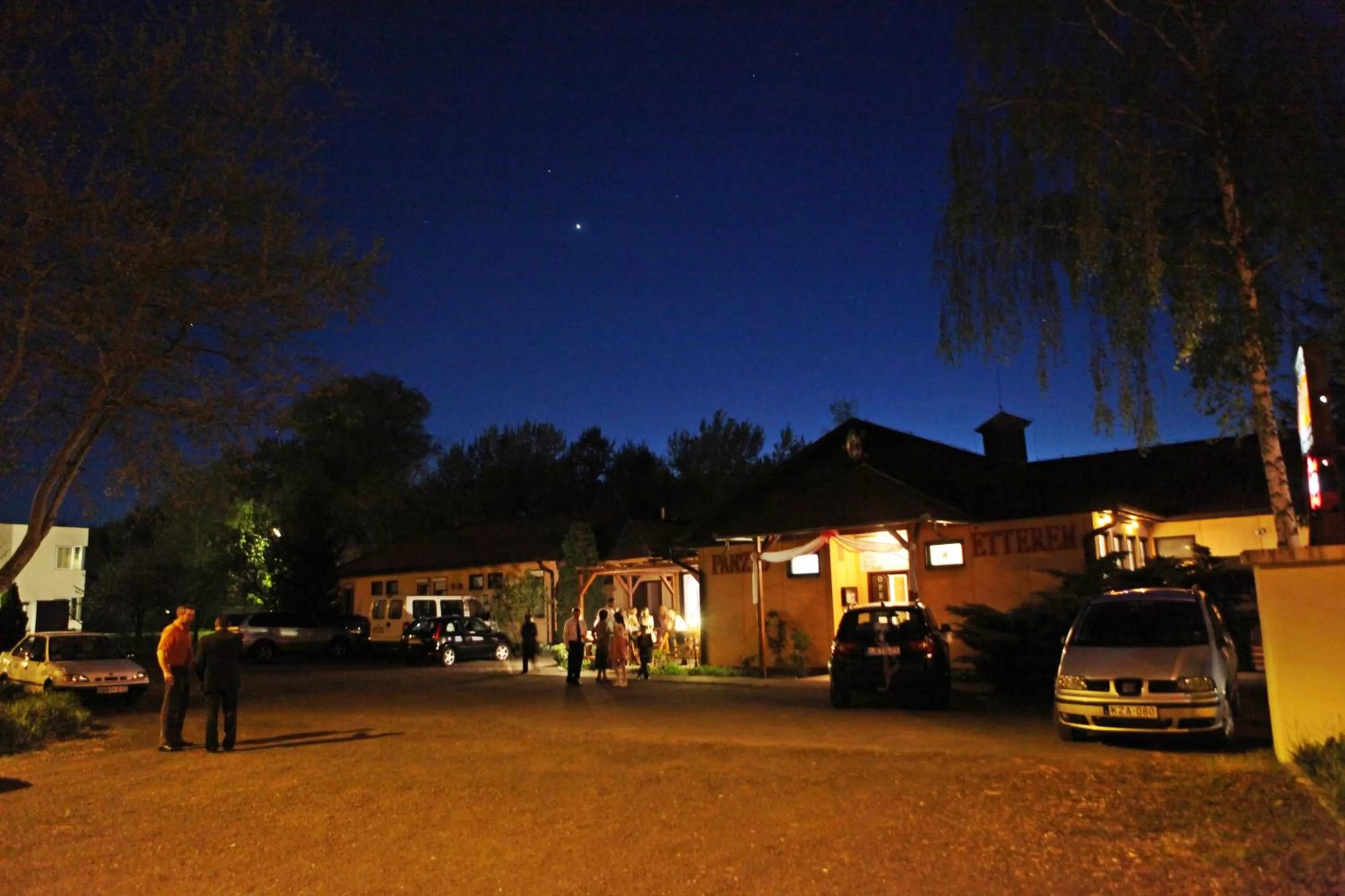 Facade/entrance, Property Building in Sztár Motel Étterem