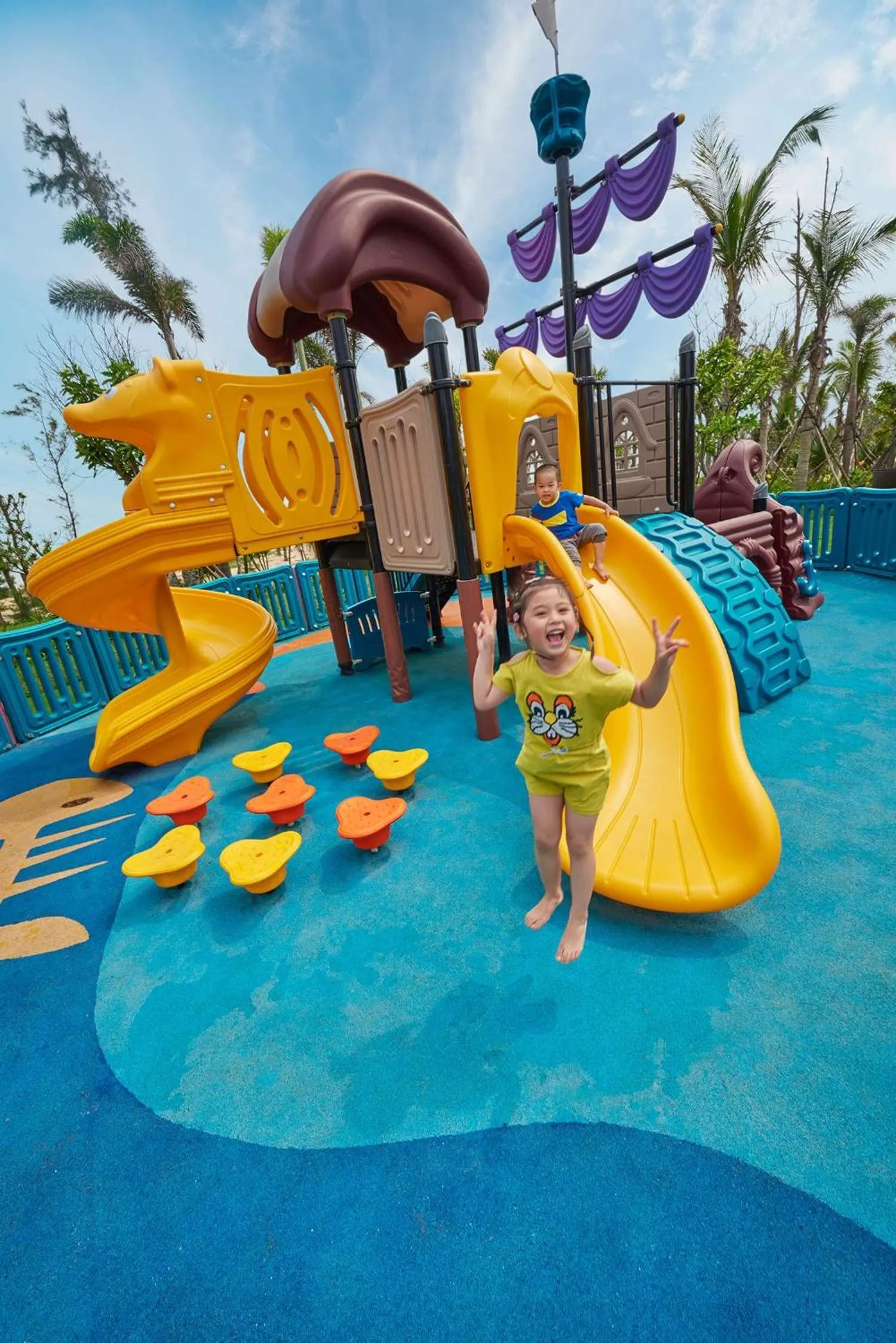 Children play ground in Hilton Haikou Meilan - Beachfront Hotel