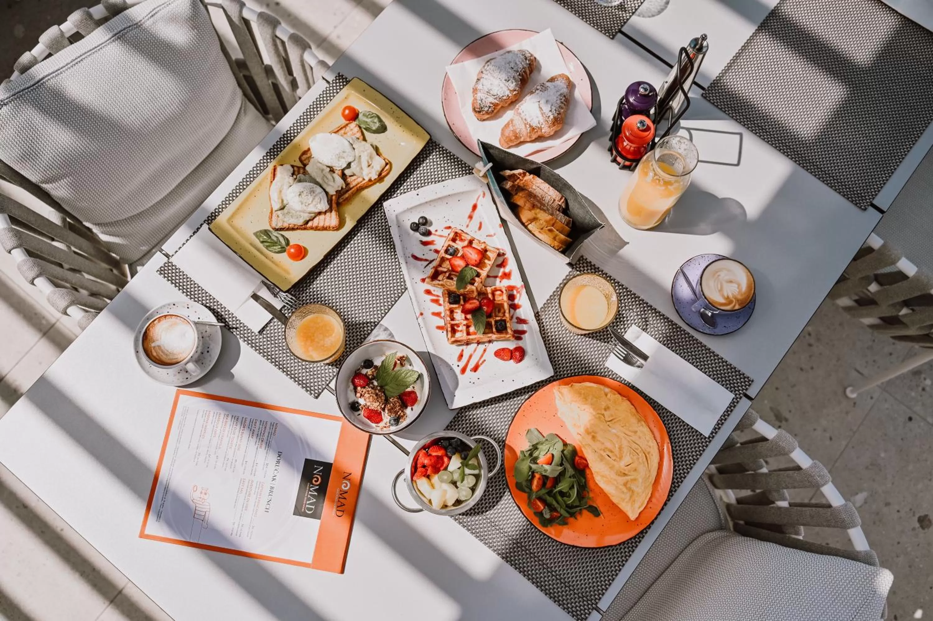 Restaurant/places to eat in Hotel Stomorin-Marina Hramina