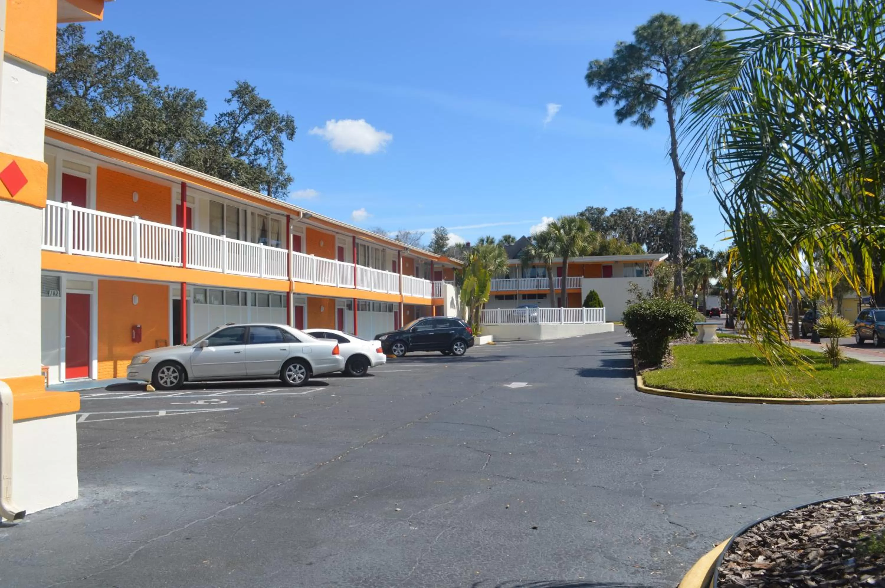 Property building in Tarpon Inn