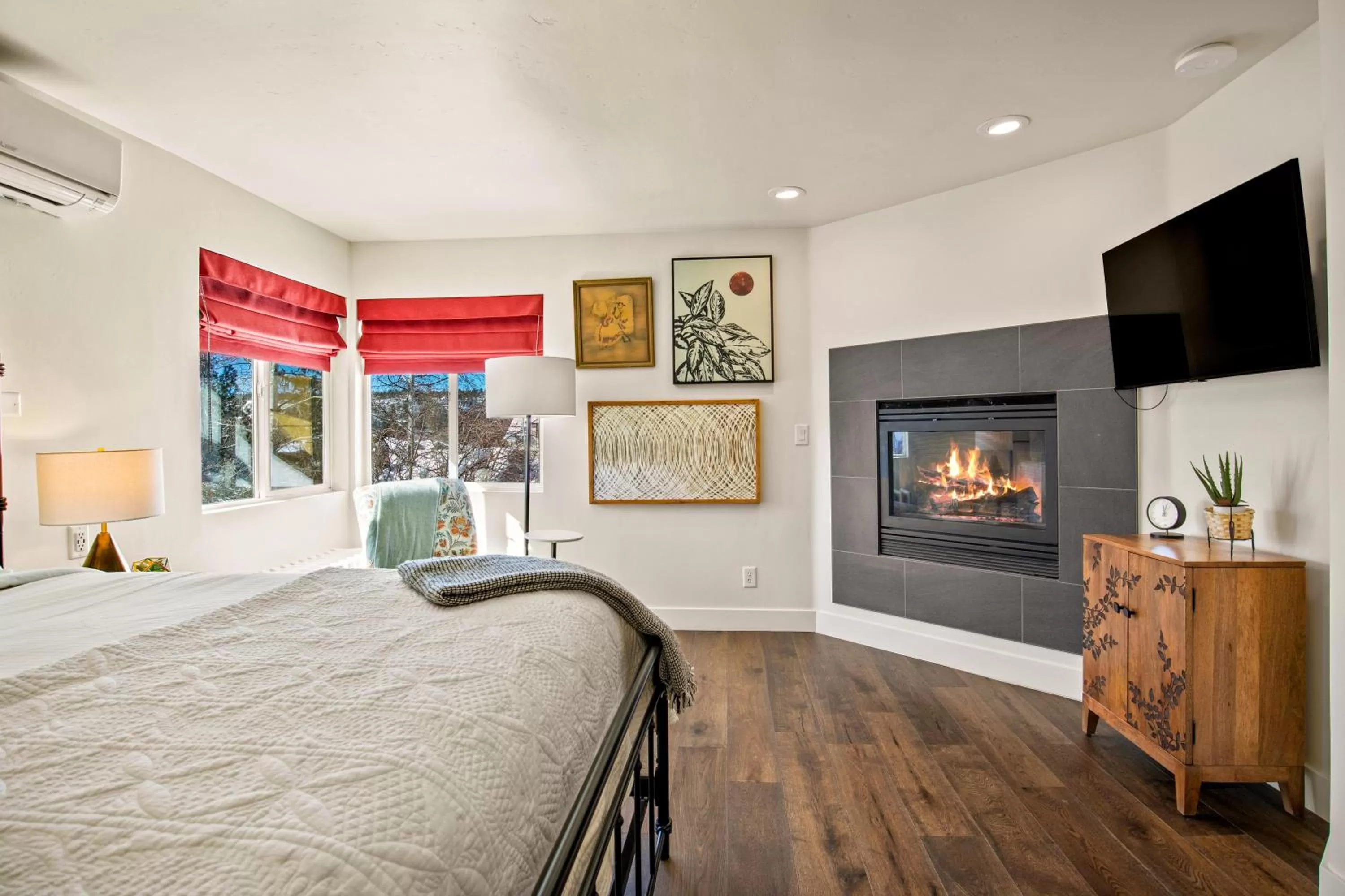 Bedroom, Bed in Bespoke Inn Flagstaff