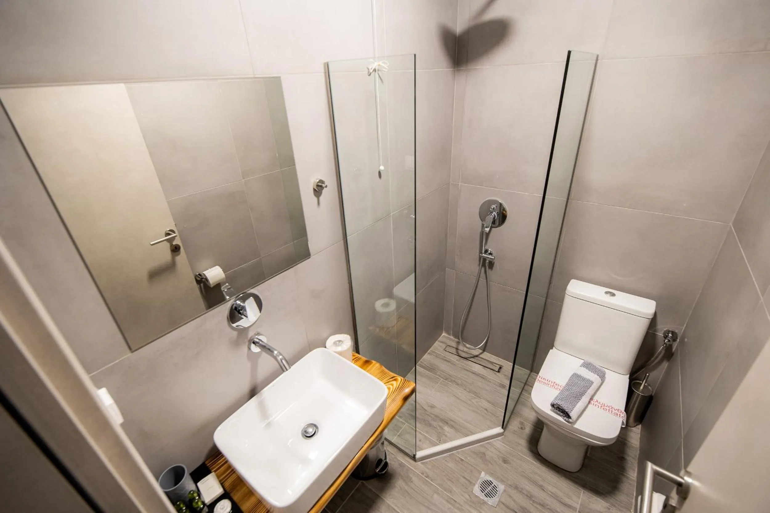 Bathroom in Hotel Philippos