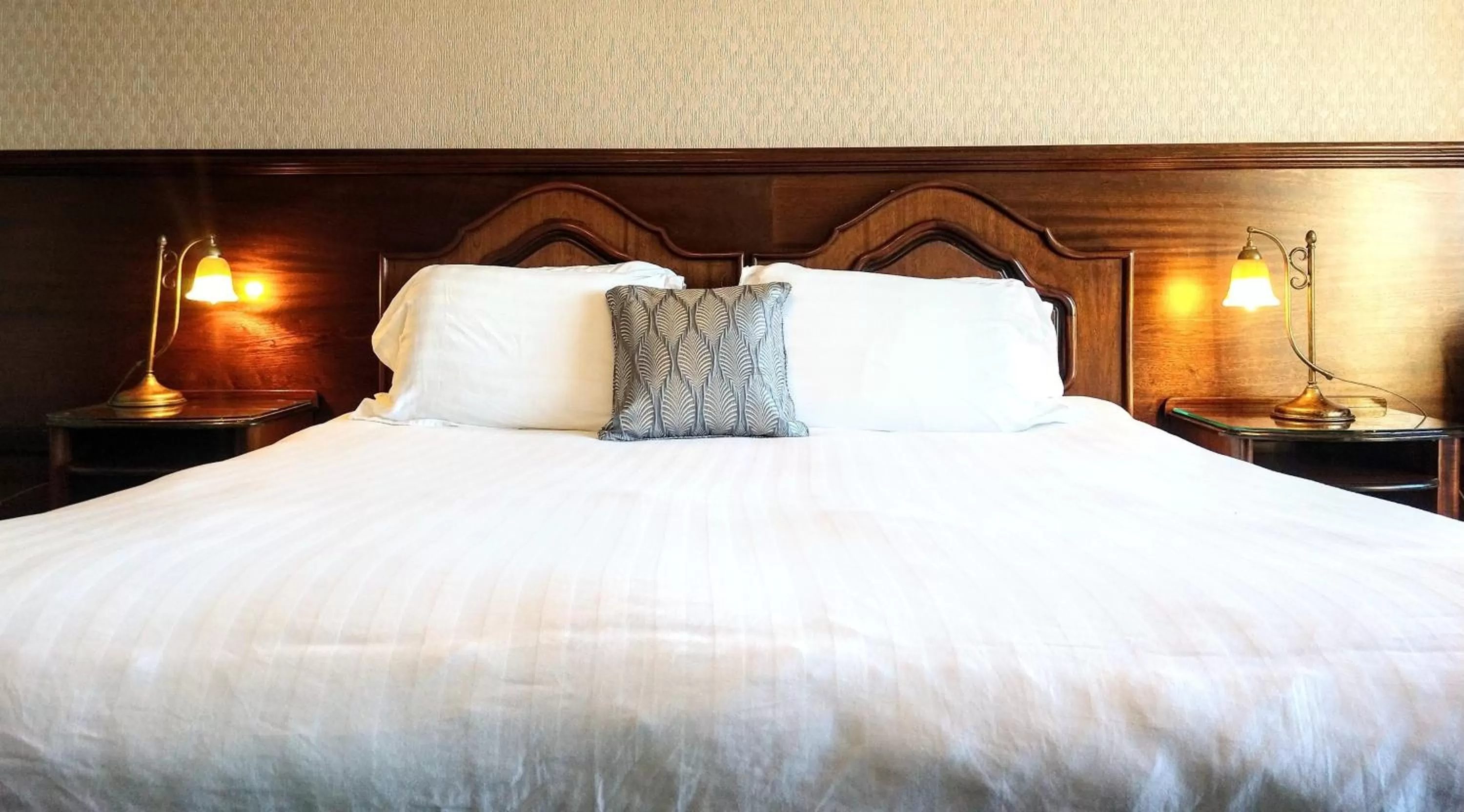 Double or Twin Room Road Side in Lakeside Manor Hotel