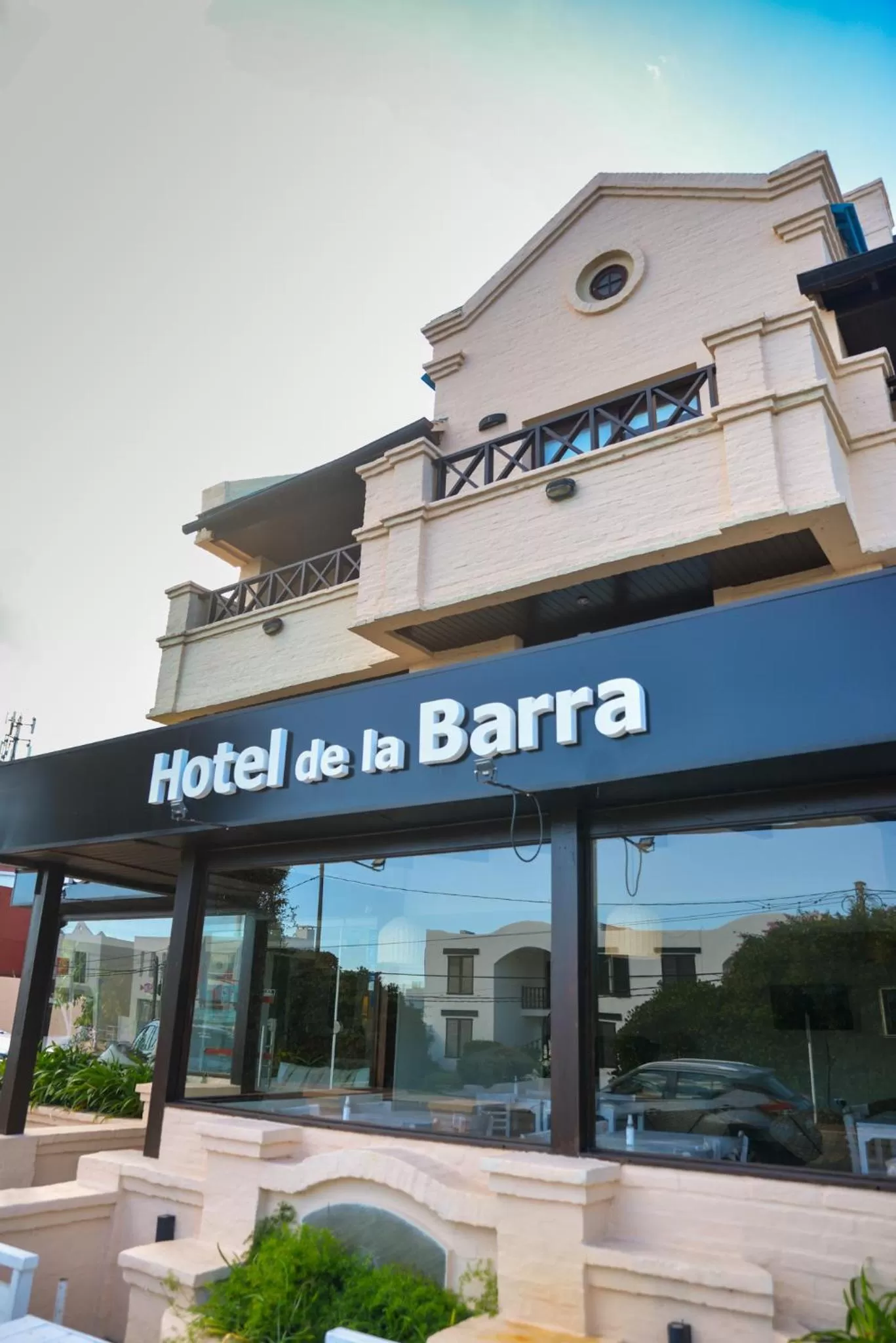 Property Building in Hotel De La Barra
