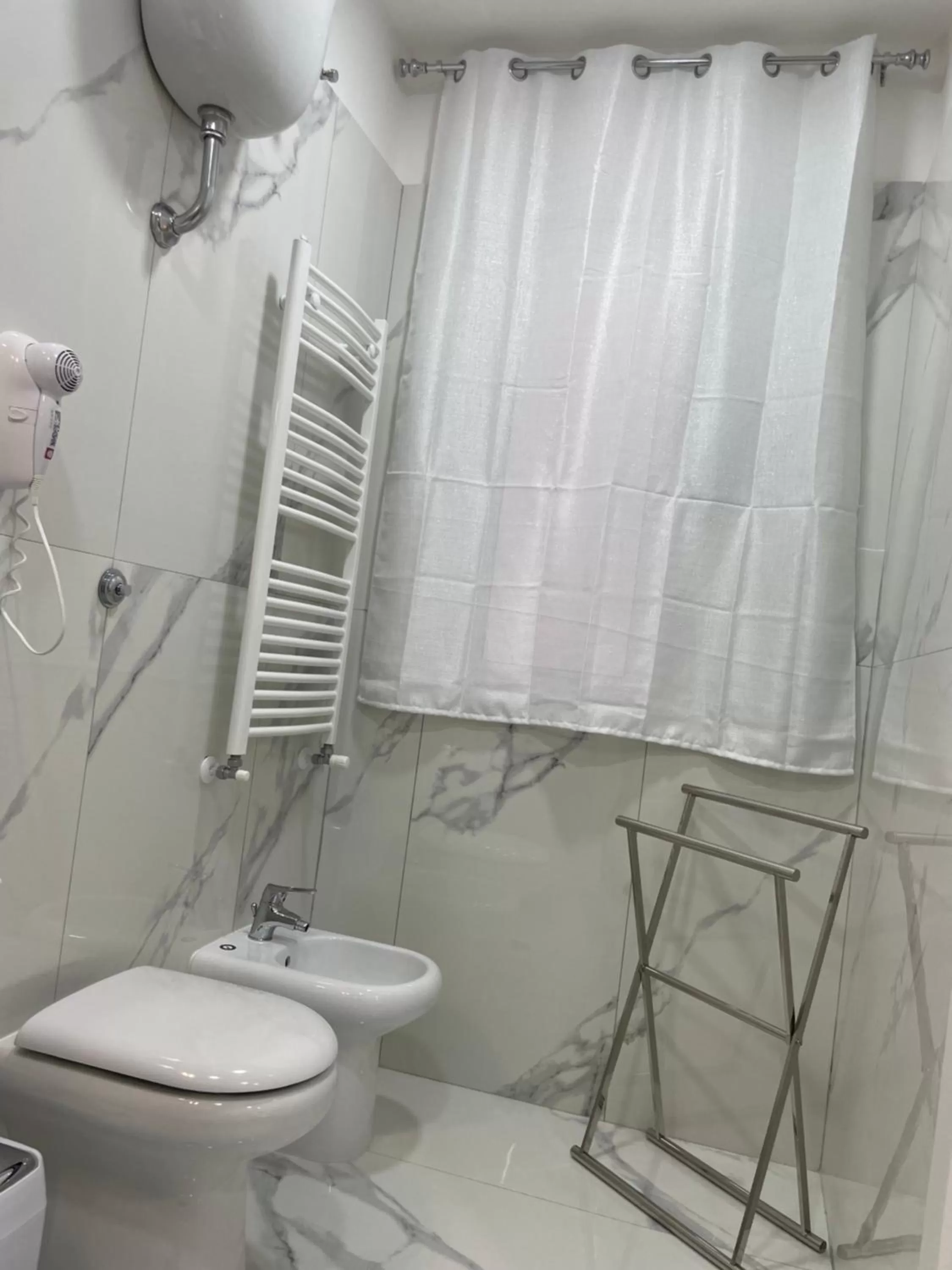 Toilet in Lumacors House