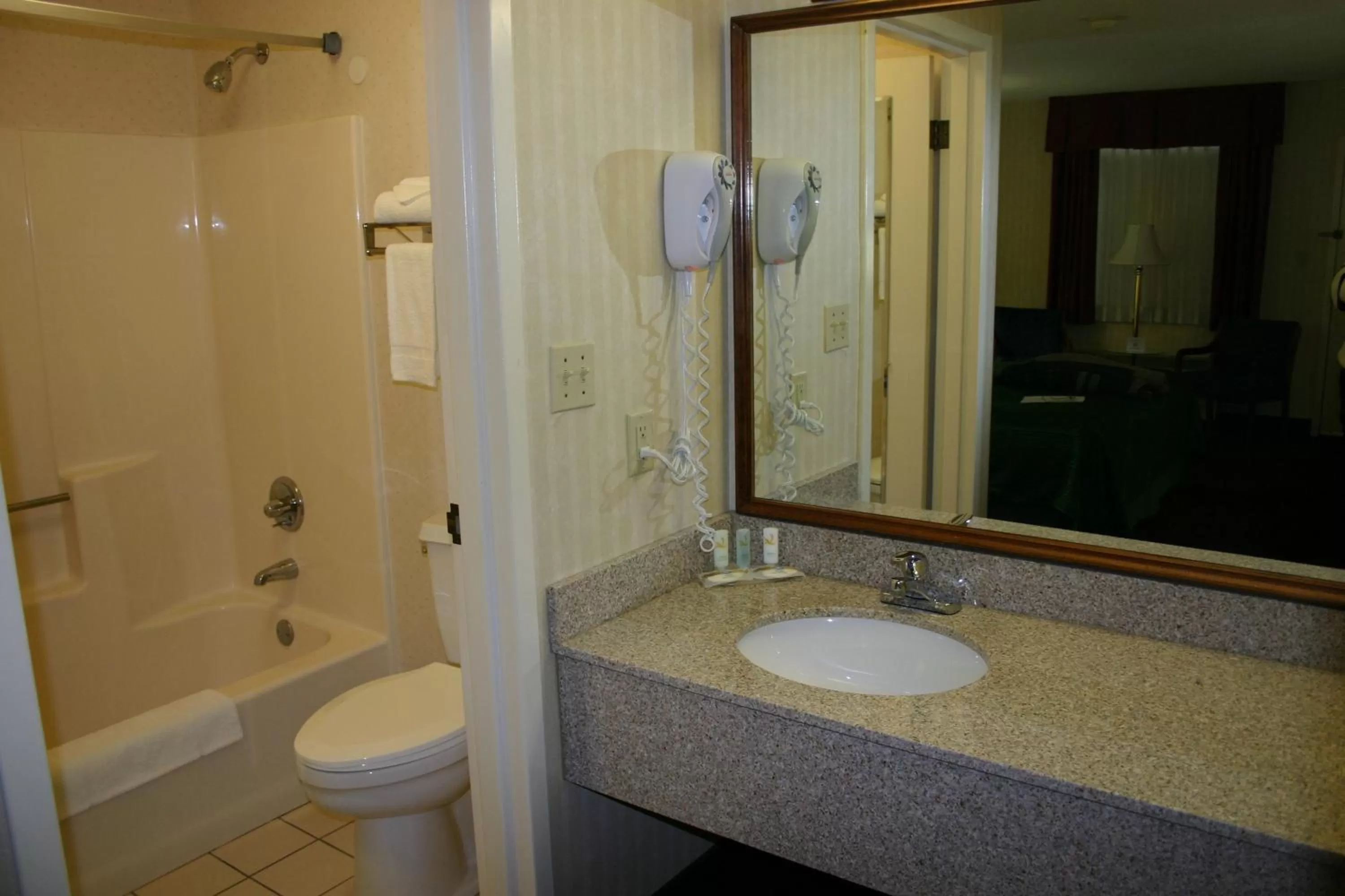 Deluxe Room with Three Double Beds - 1st floor in Quality Inn Gettysburg Battlefield