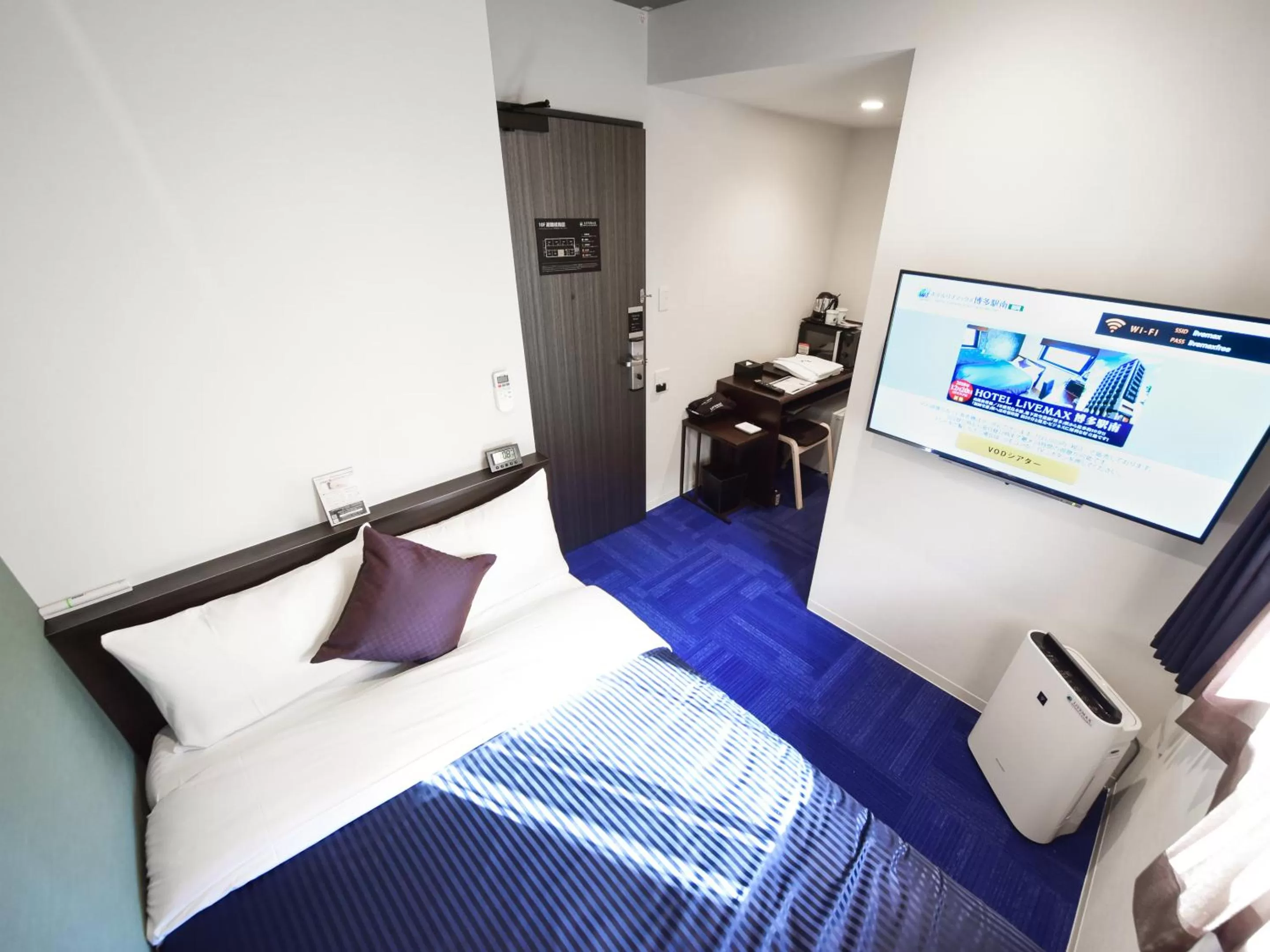 Photo of the whole room, Bed in HOTEL LiVEMAX Hakataeki Minami