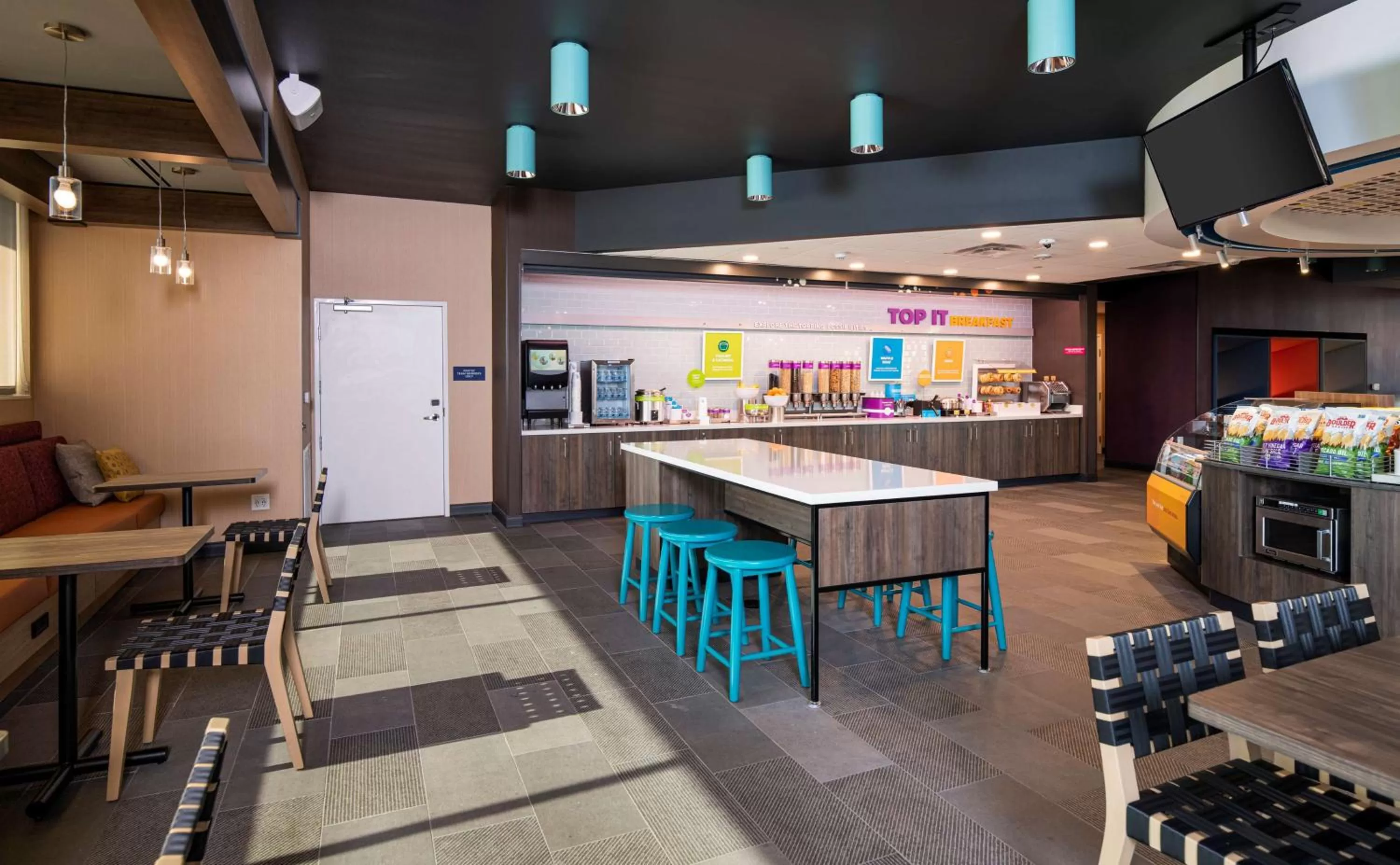 Breakfast in Tru By Hilton Phoenix Glendale Westgate