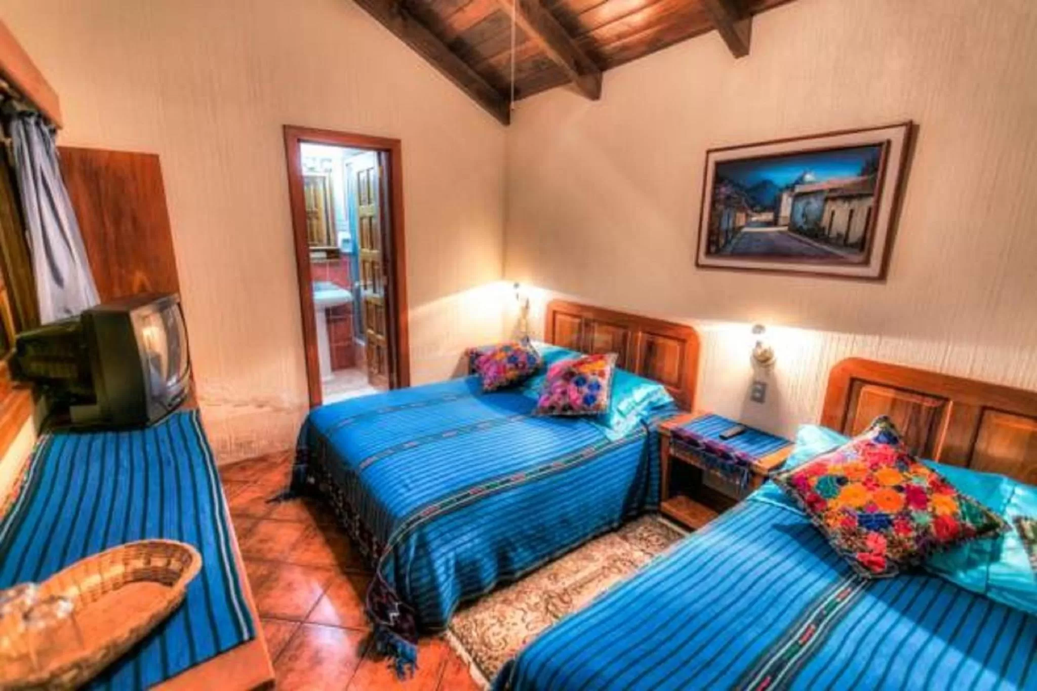 Photo of the whole room, Bed in Posada De Los Volcanes
