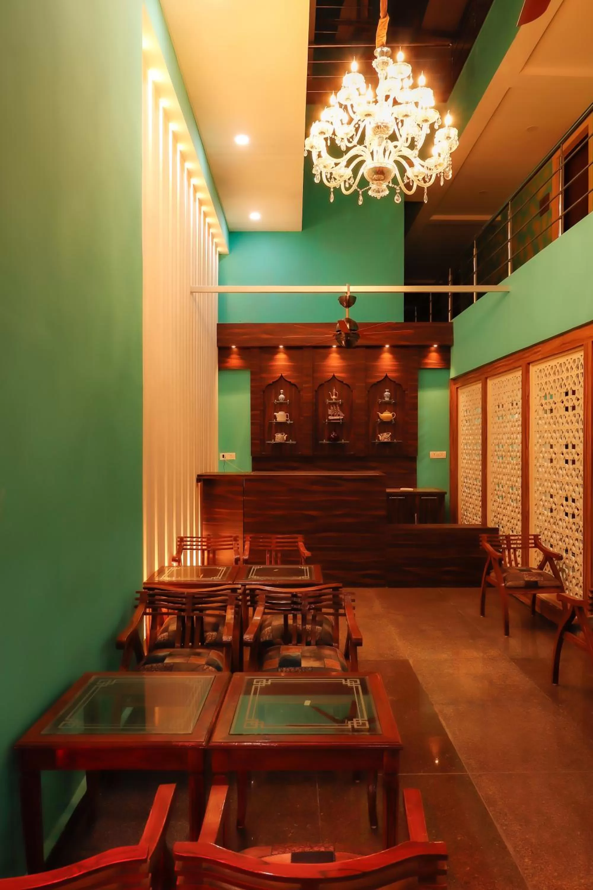 Restaurant/Places to Eat in Miranda Beach Resort