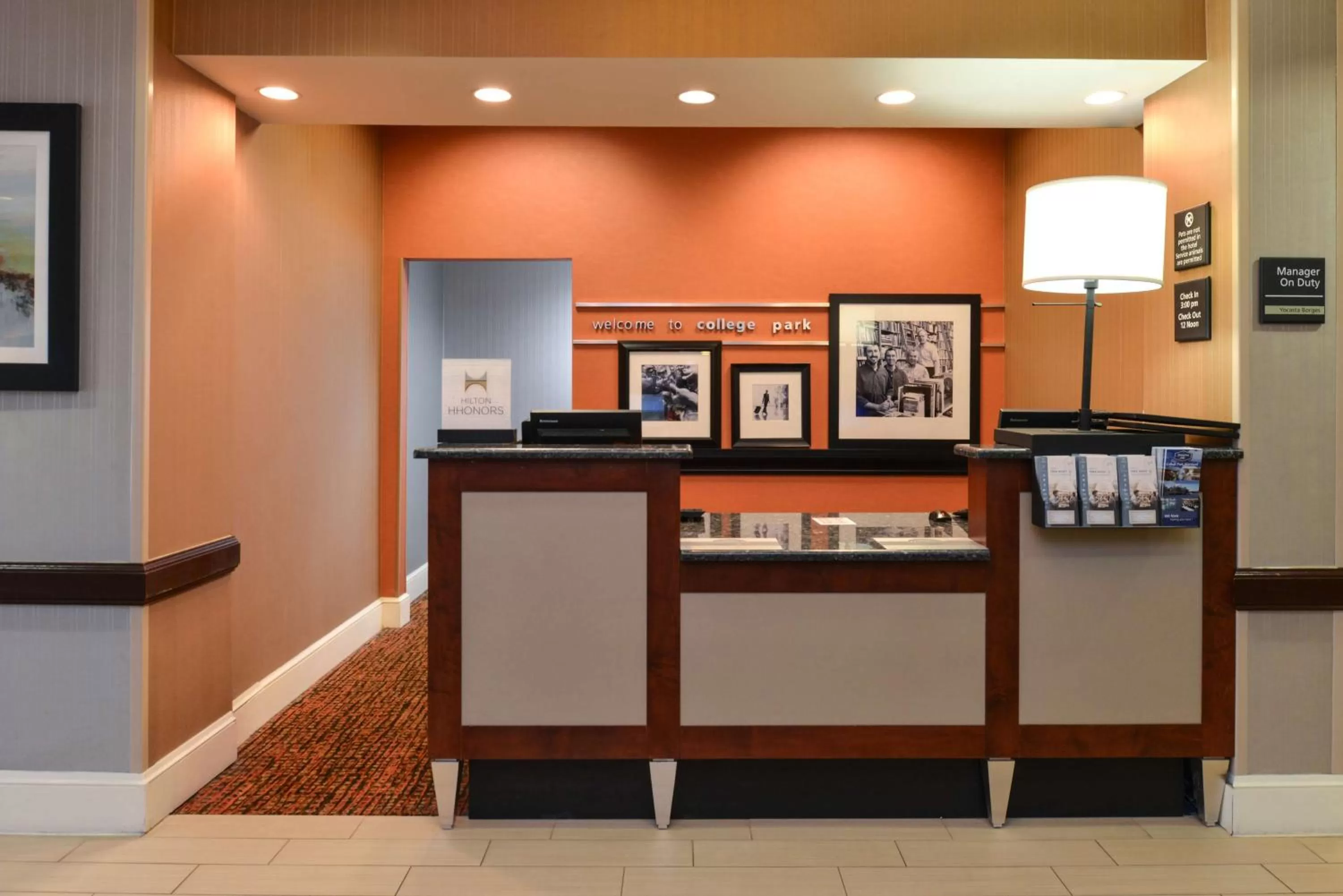 Lobby or reception in Hampton Inn College Park