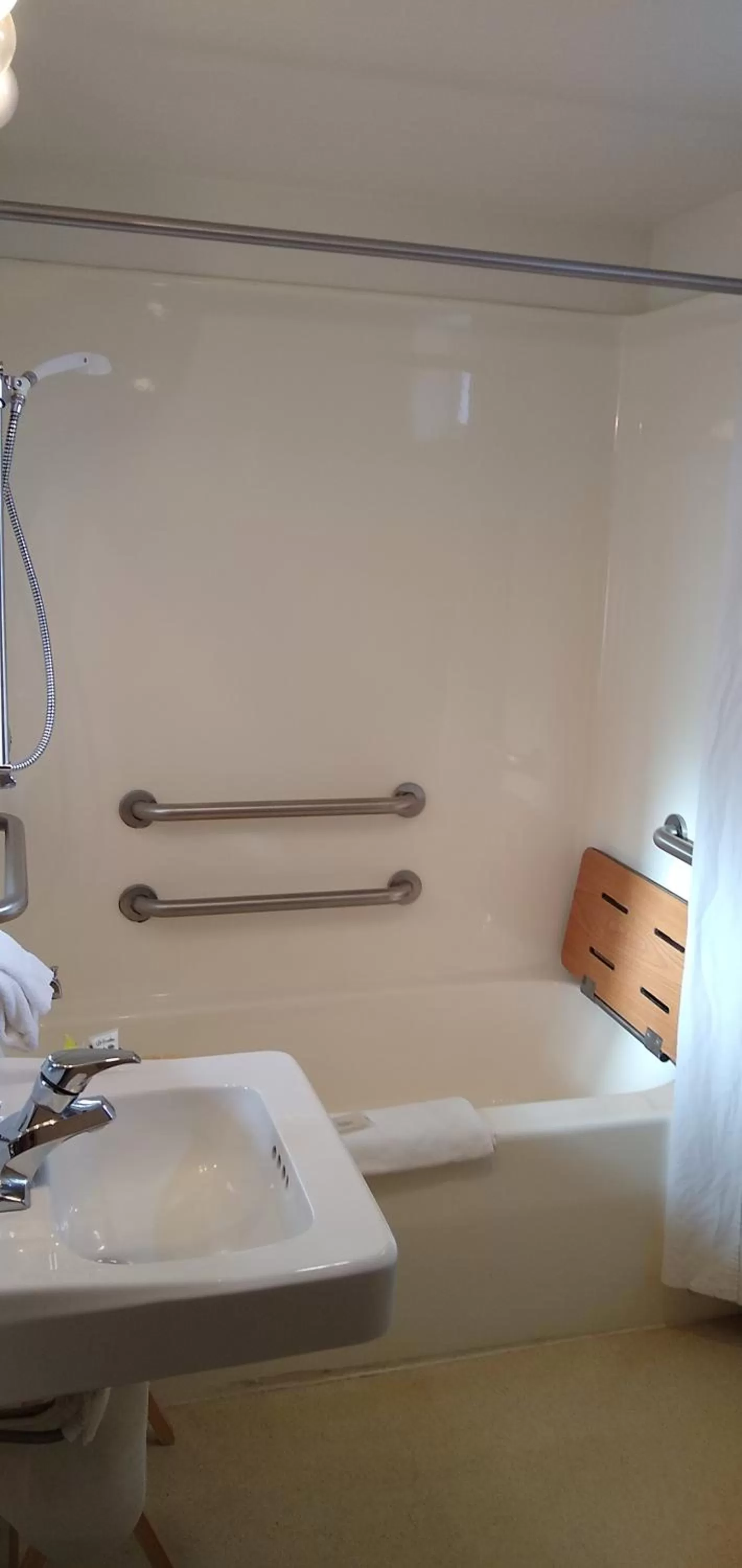 Bed in Ponderosa Motel