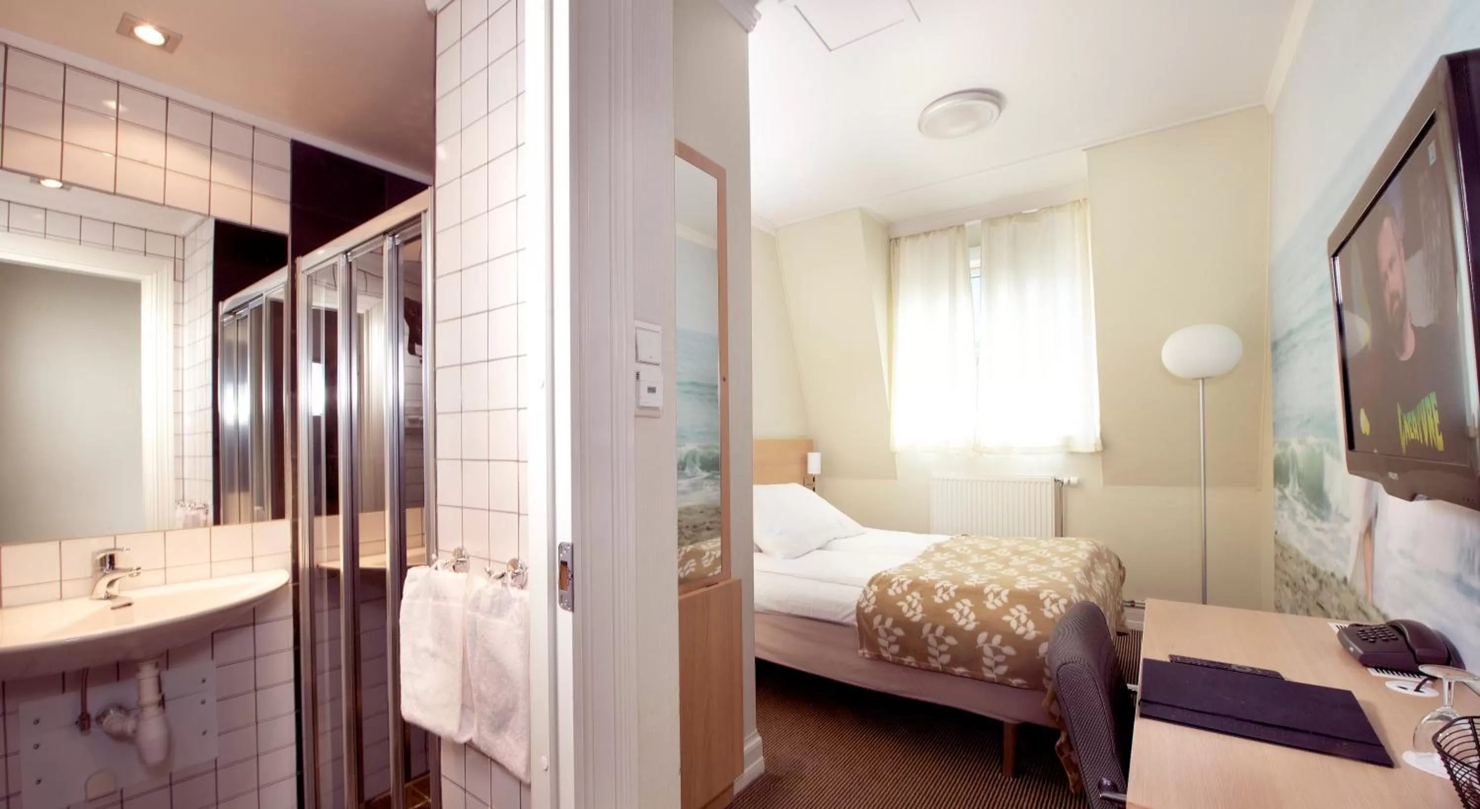 Bed in Home Hotel Savoy