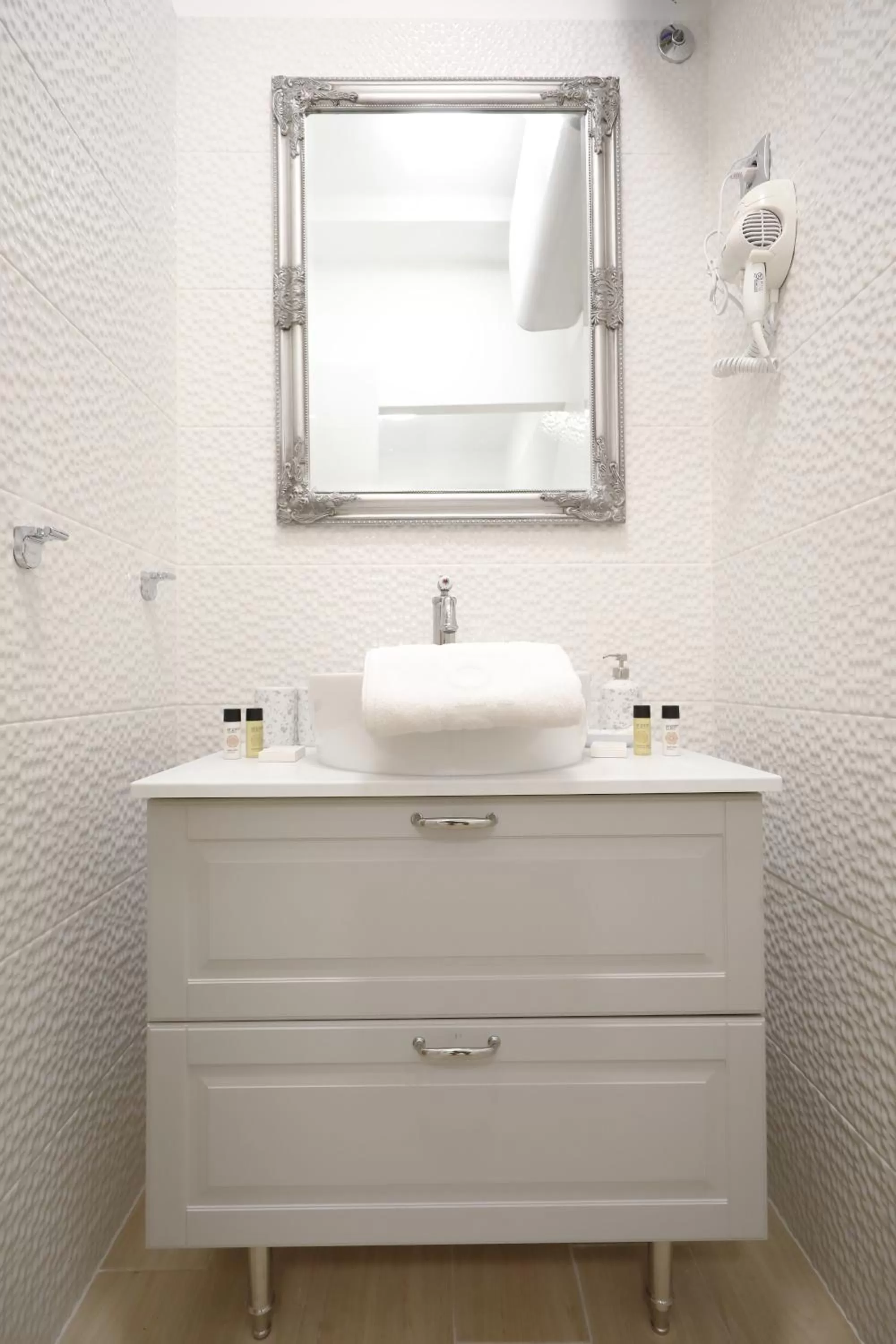 Bathroom in Teatro Verdi Accommodation