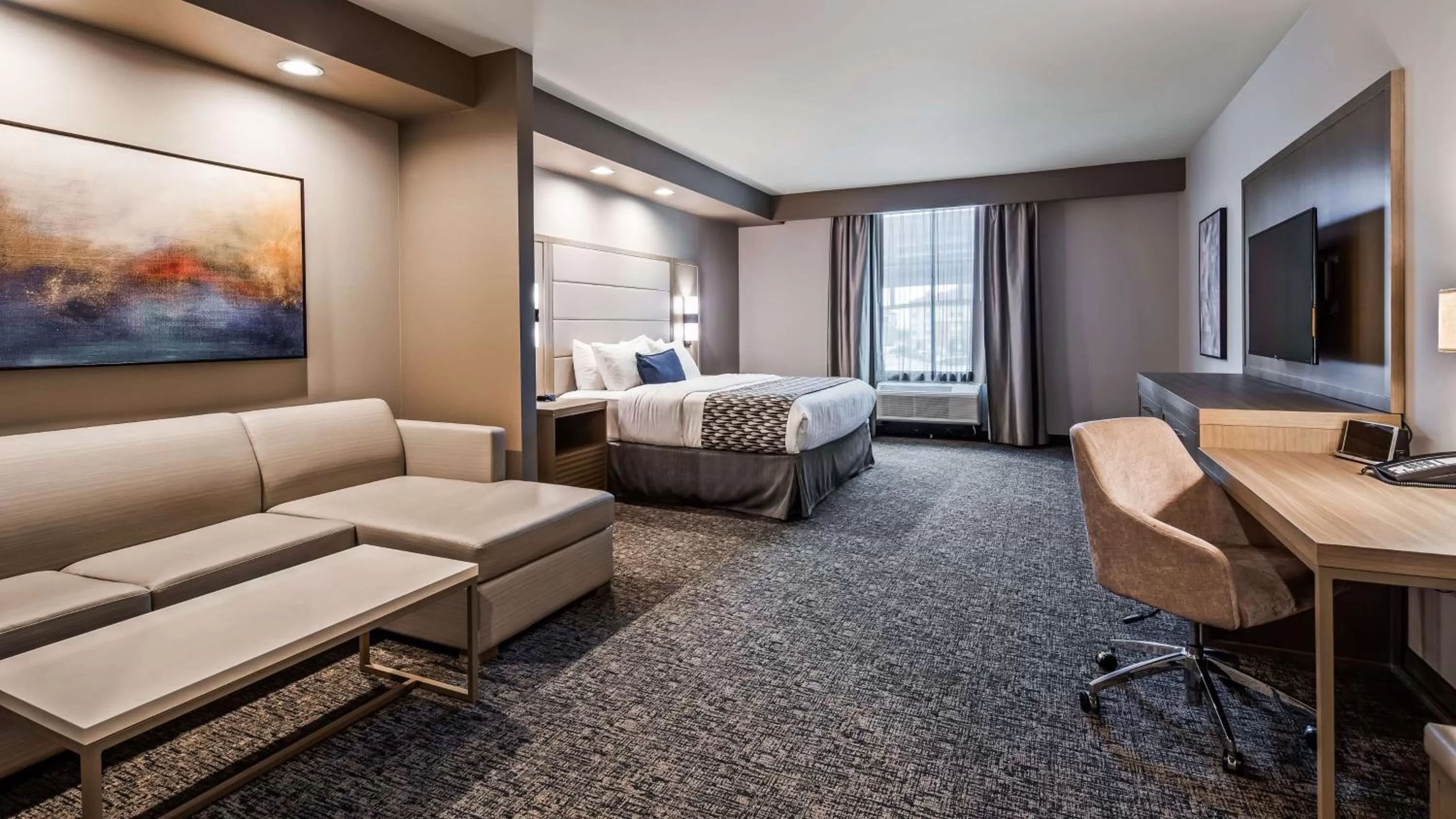 Photo of the whole room in Best Western Premier Energy Corridor