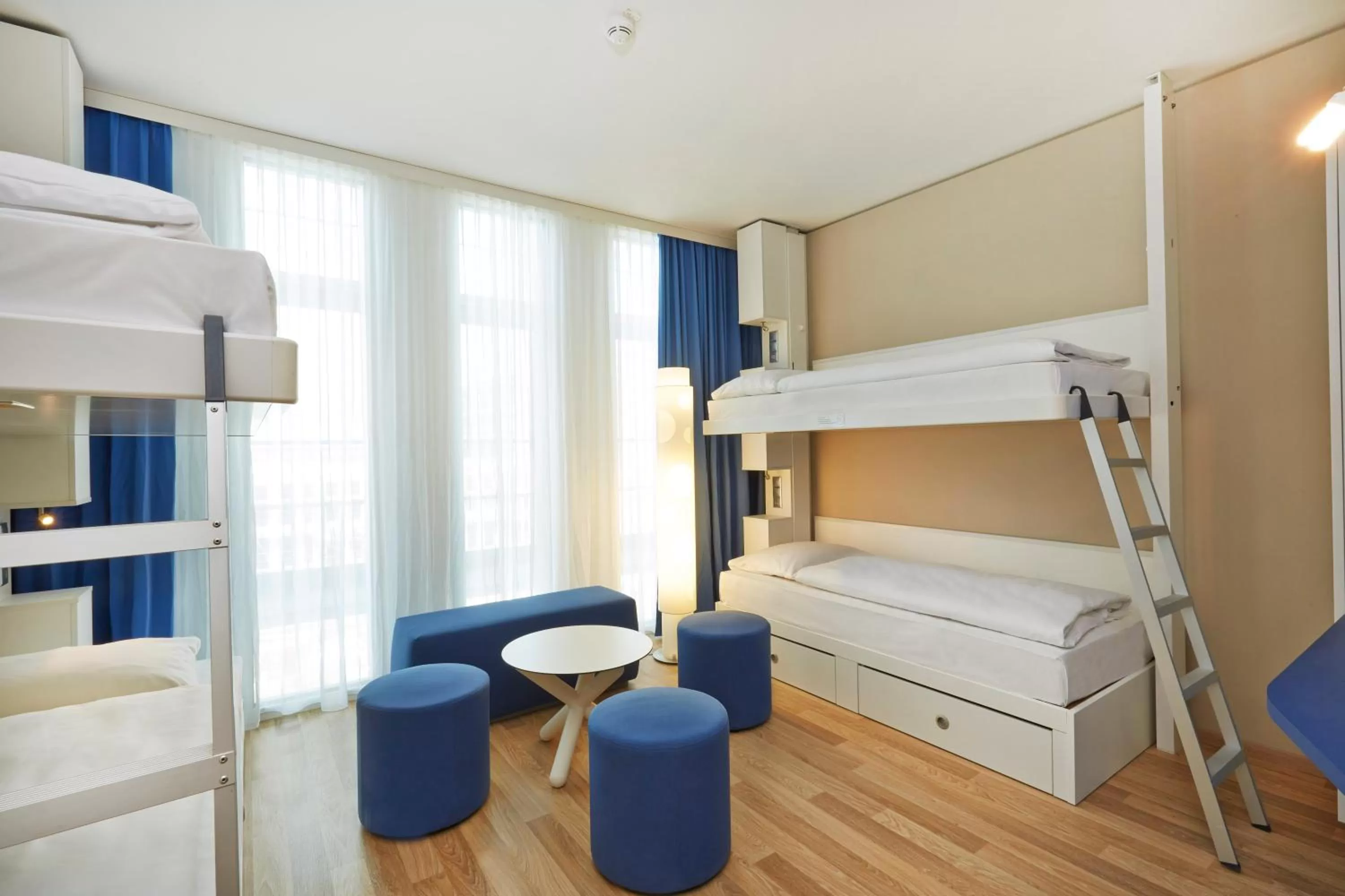 Photo of the whole room, Bed in H2 Hotel München Messe
