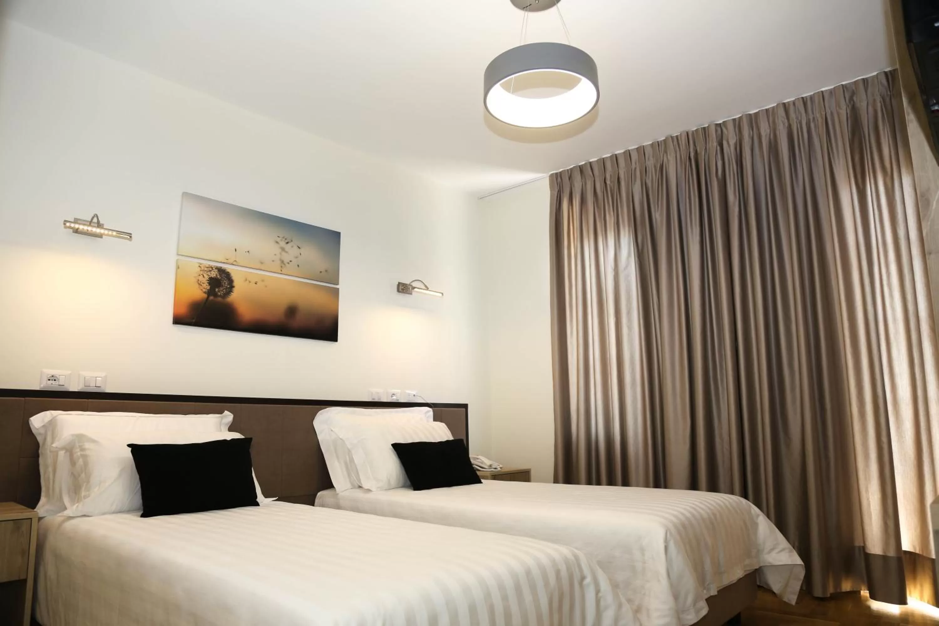 Area and facilities, Bed in Mervin Hotel