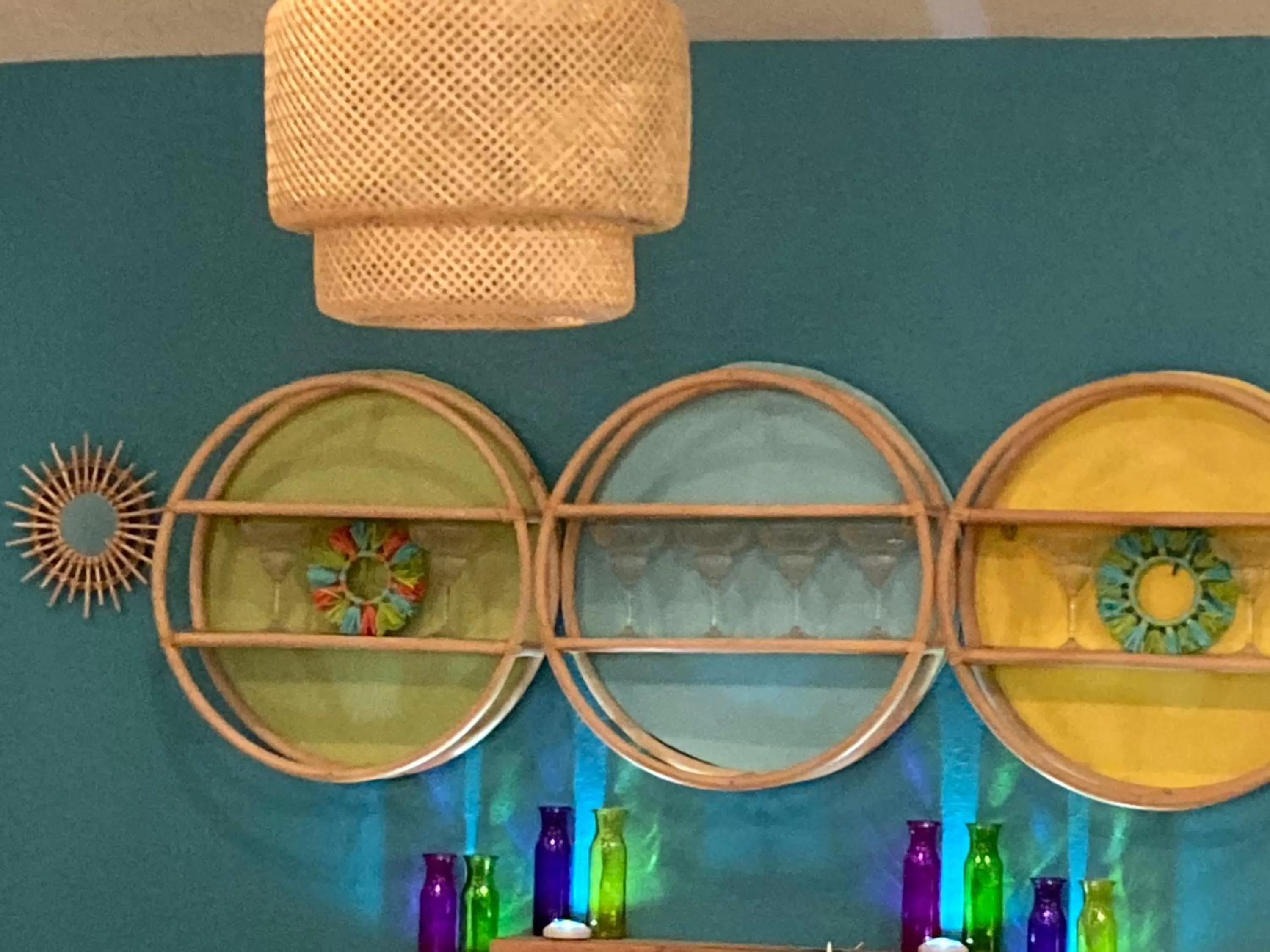 3Gulls Inn Ozona-Boutique Hotel-Steps from Restaurants & Brewery-SwimSpa Pool-Pet Friendly