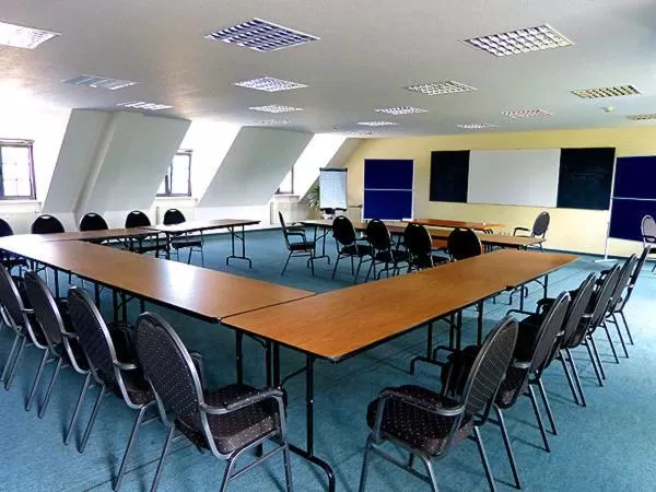 Meeting/conference room in WEST Hotel an der Sächsischen Weinstrasse