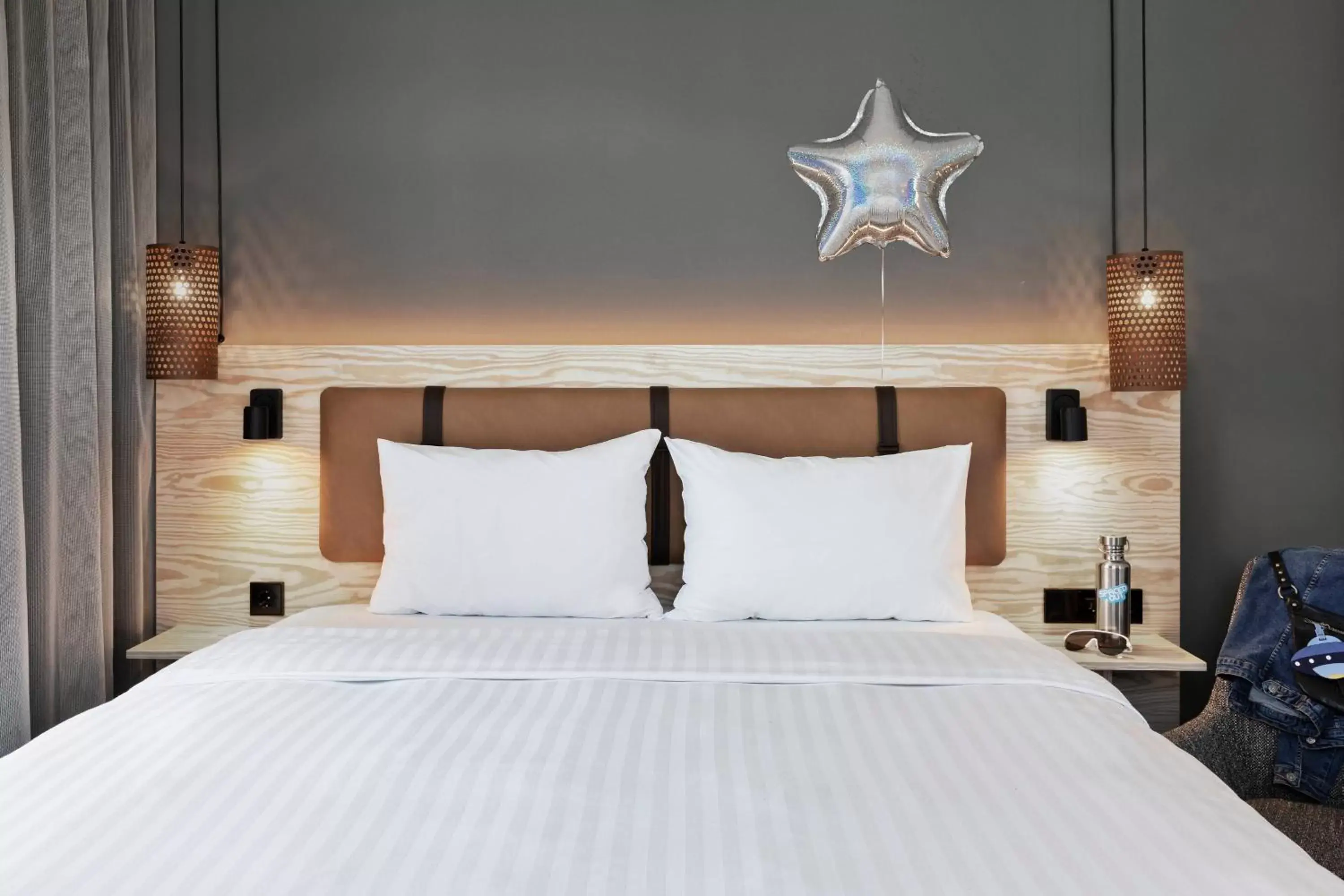 Moxy Queen Sleeper, Guest room, 1 Queen in Moxy Darmstadt Moxy Queen Sleeper, Guest room, 1 Queen in Moxy Darmstadt