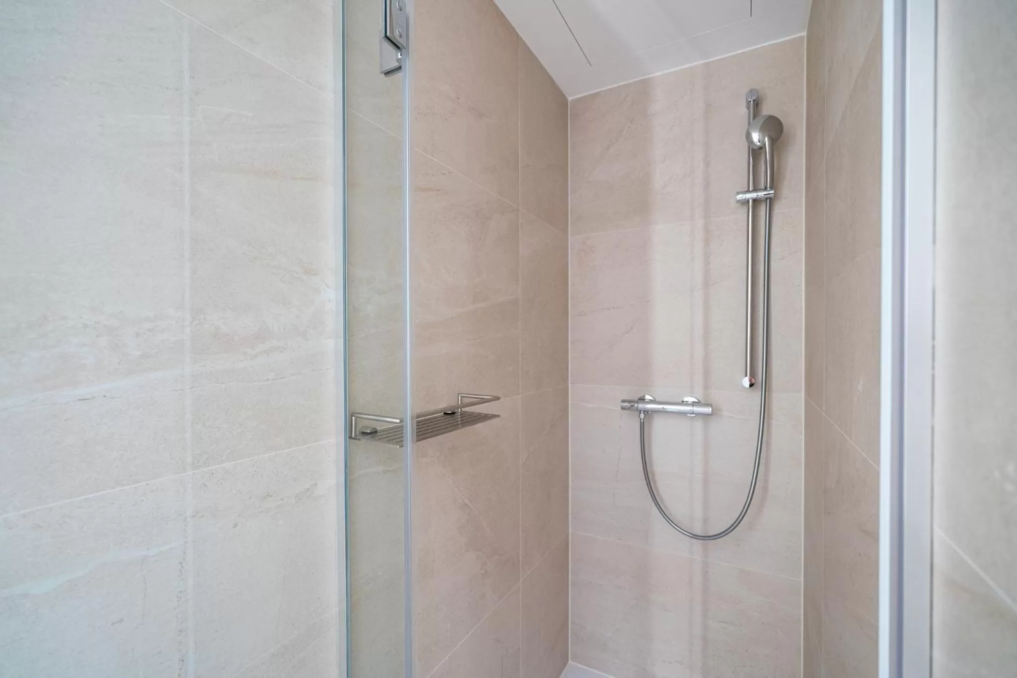 Shower in Vienna Residence, Marina Tower - Danube