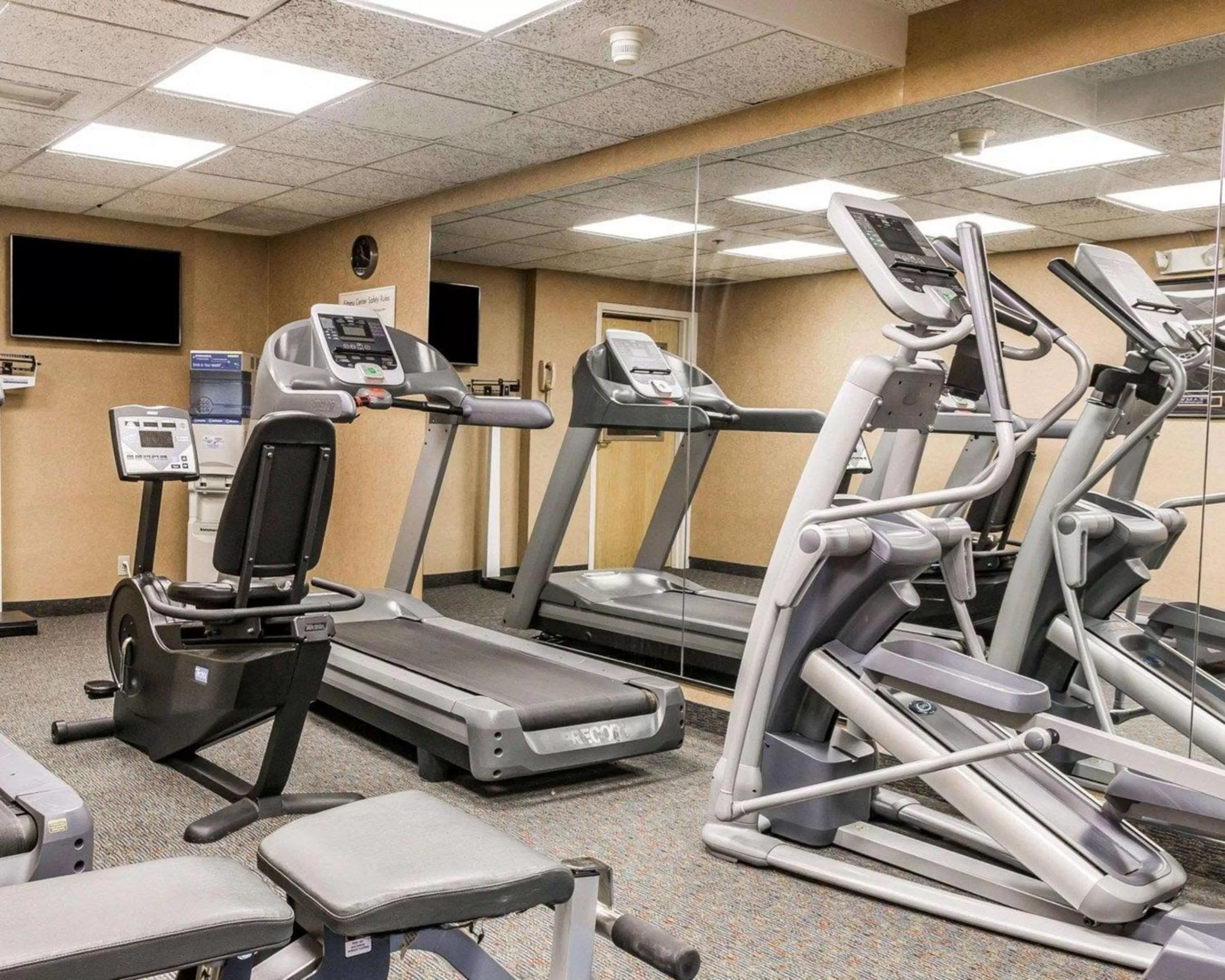 Fitness centre/facilities in Quality Inn Auburn Hills - Detroit North