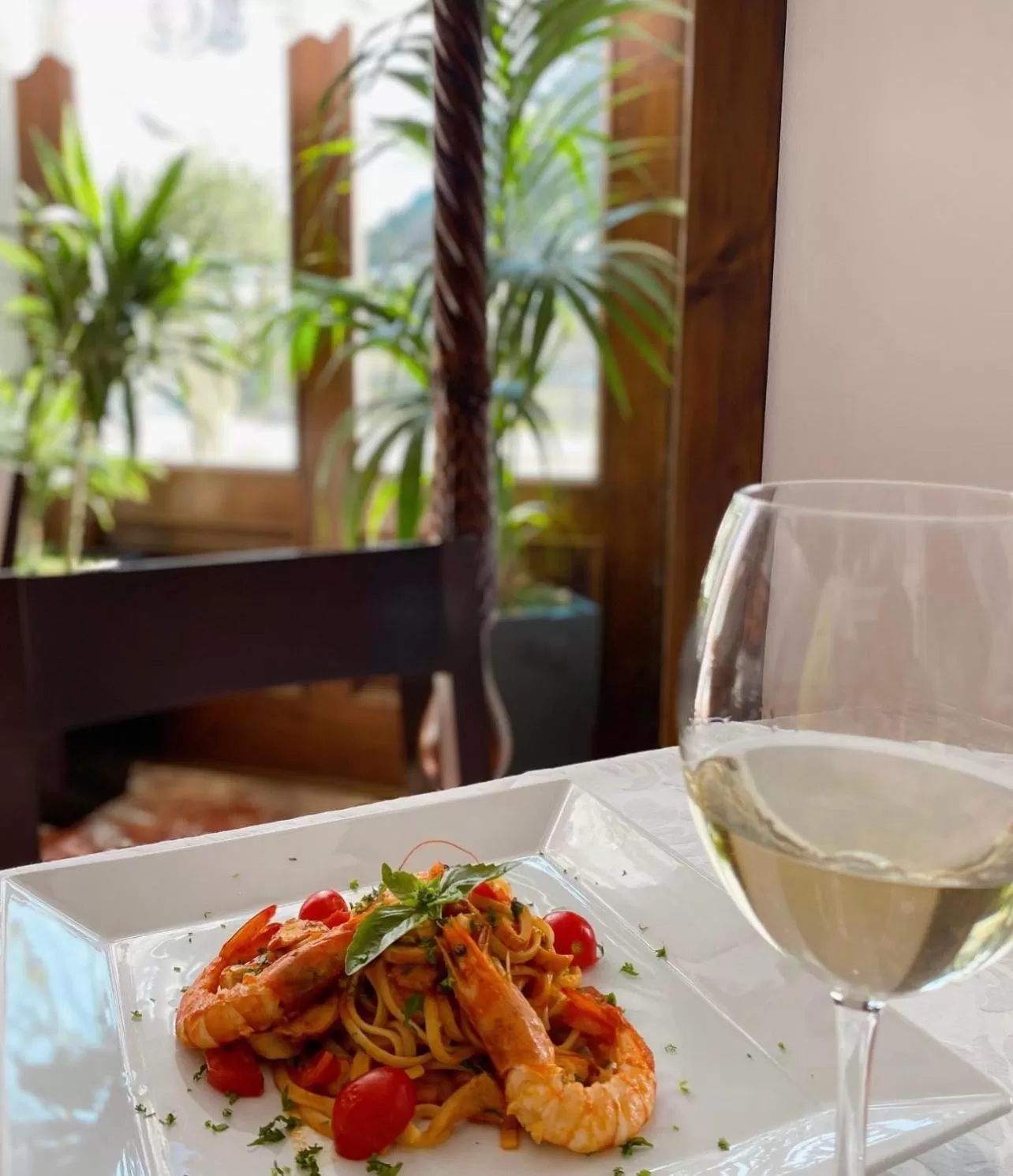 Restaurant/places to eat in White House Berat