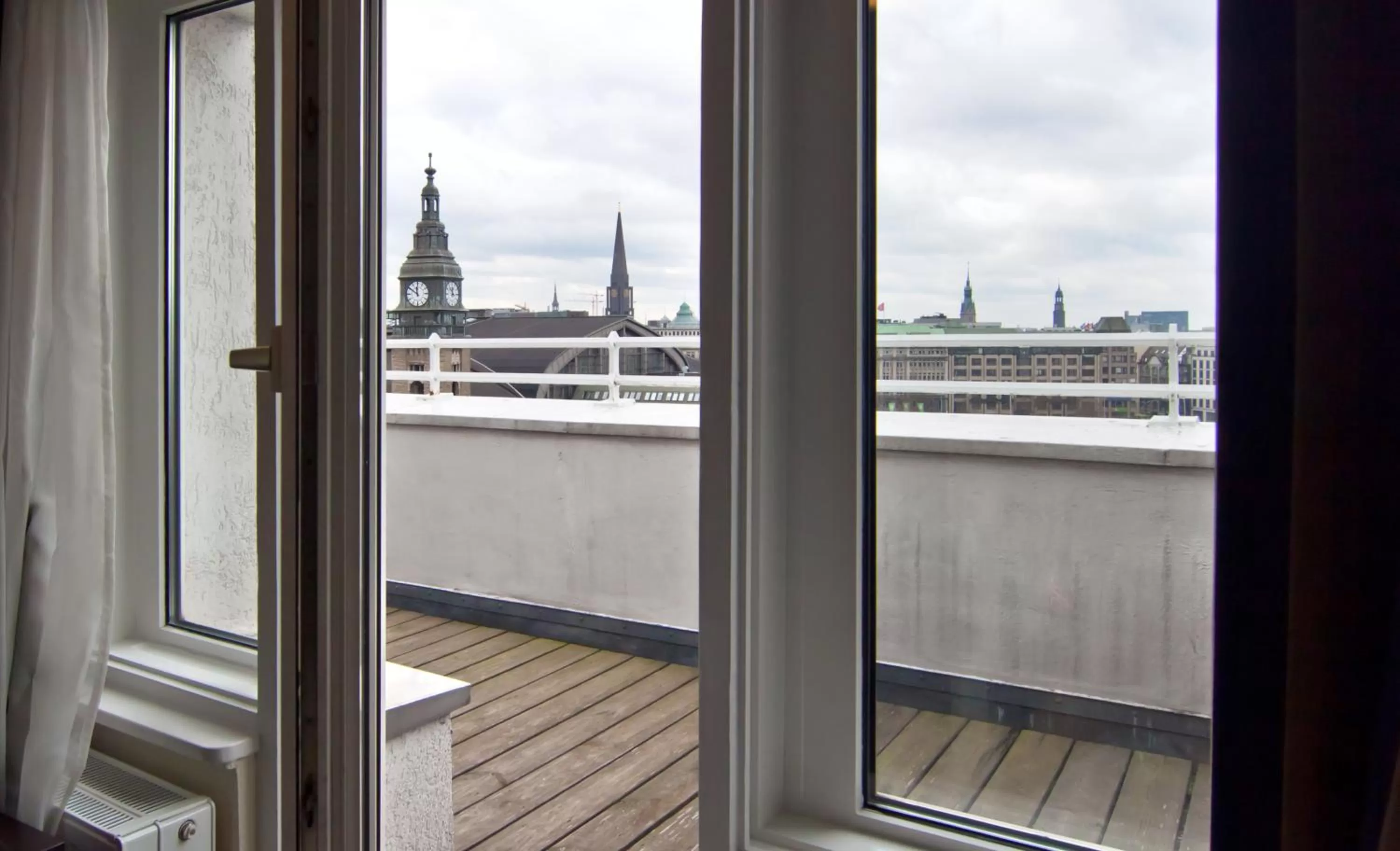 Balcony/Terrace in Hotel Continental Hamburg Hauptbahnhof