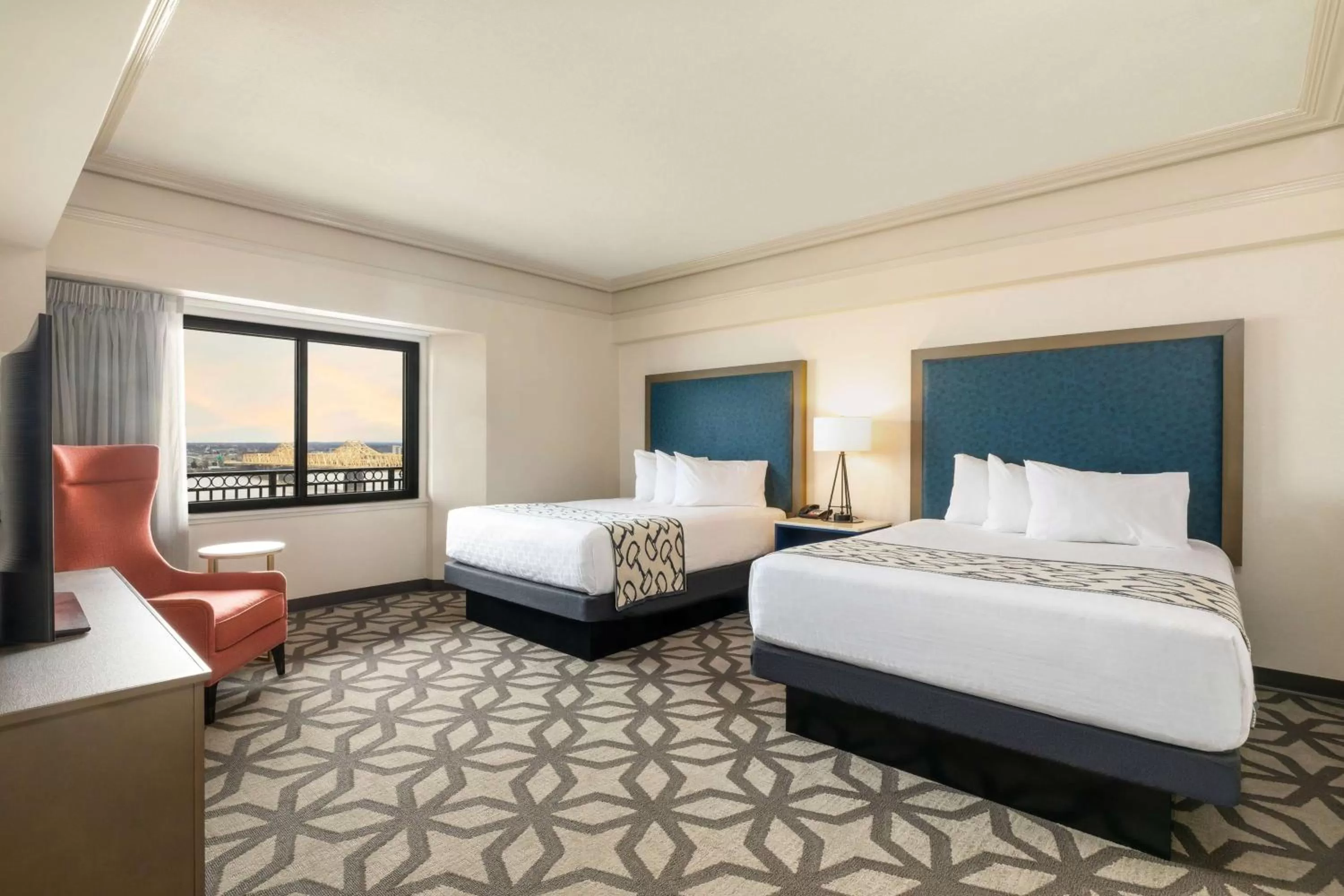 Photo of the whole room, Bed in Galt House Hotel, A Trademark Collection Hotel