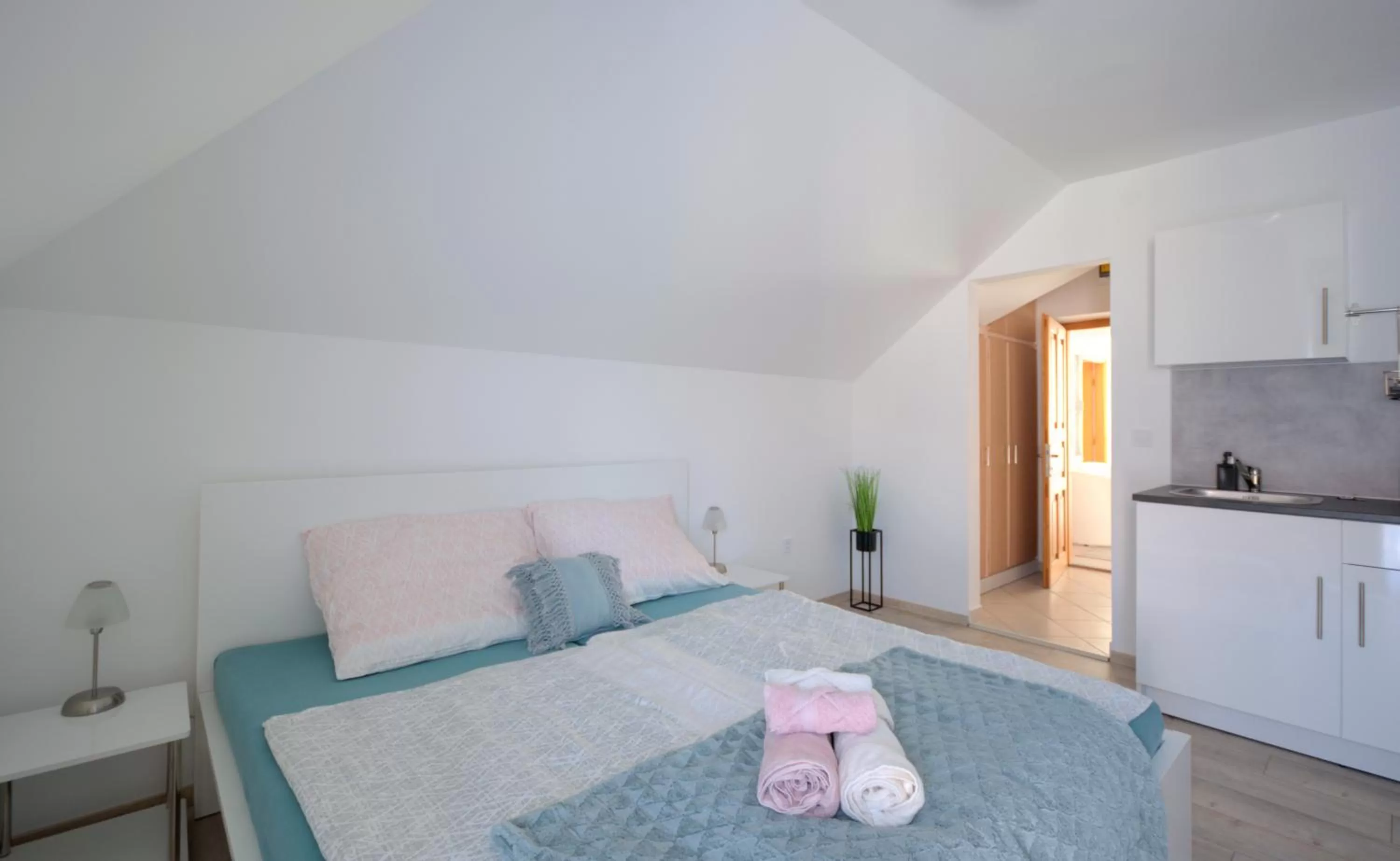 Bed in Villa Tara Bük