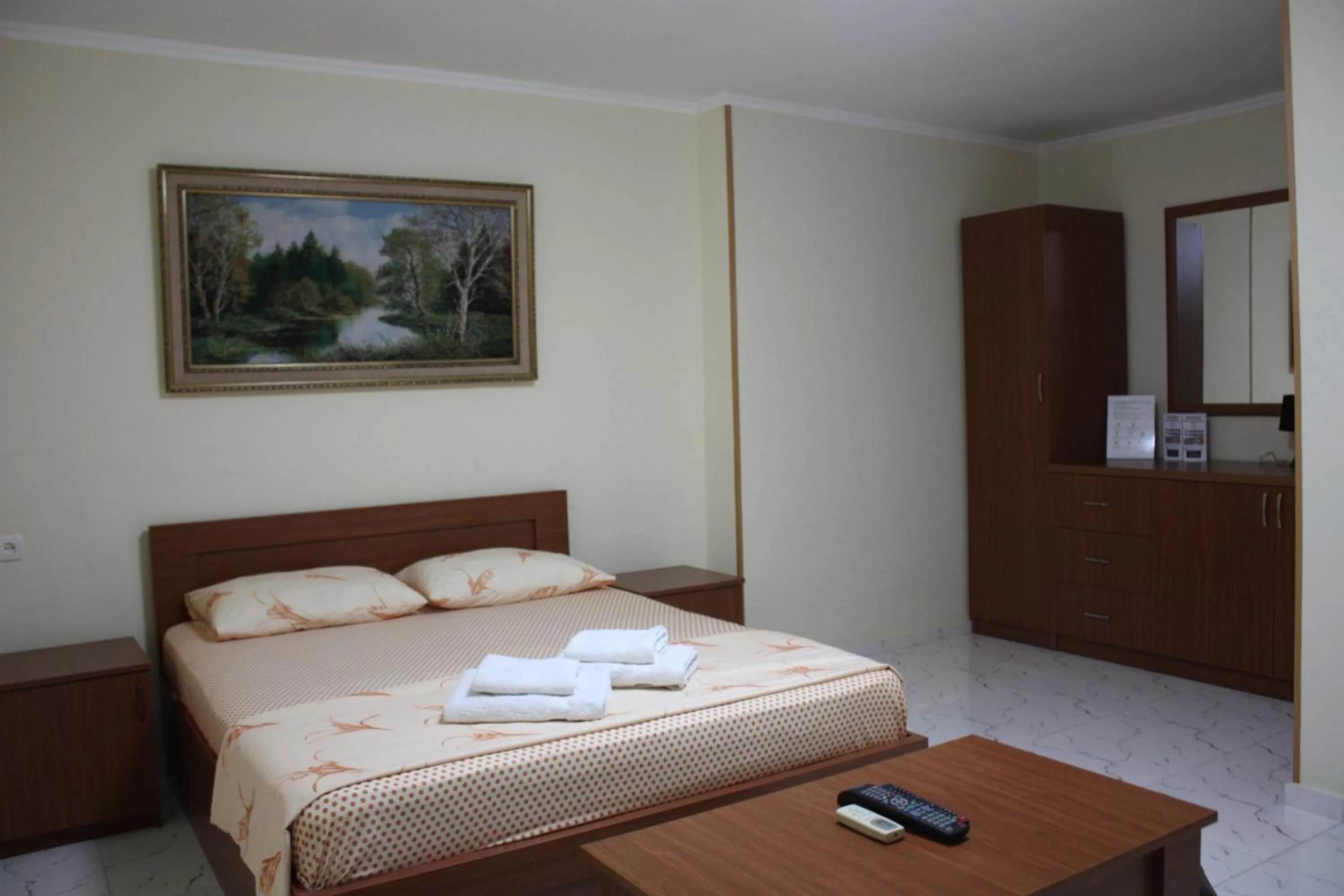 Bedroom, Bed in Paradise Hotel