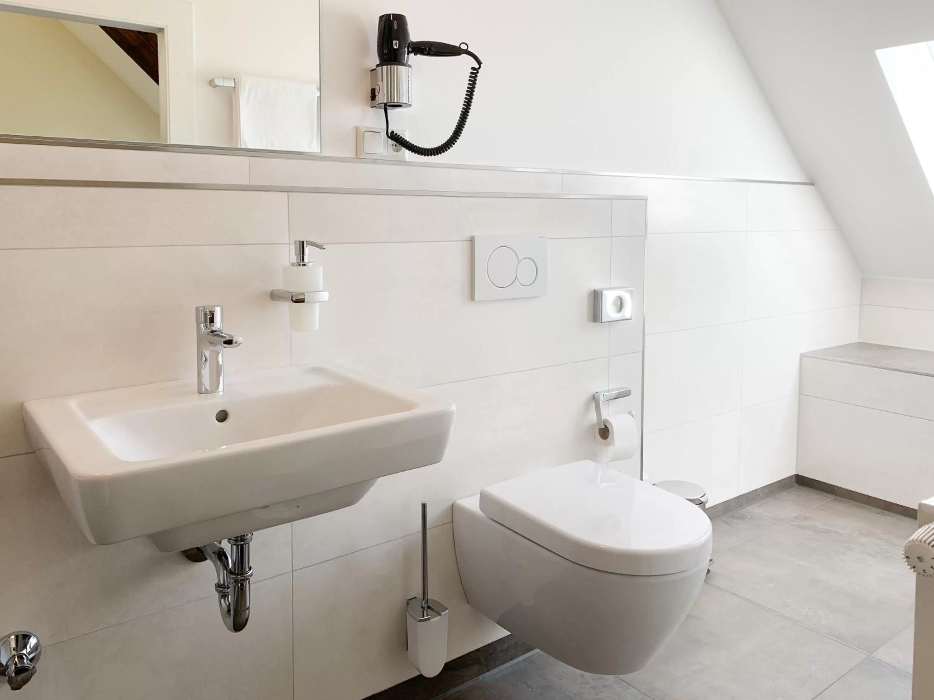 Bathroom in 2T Hotel artgenossen