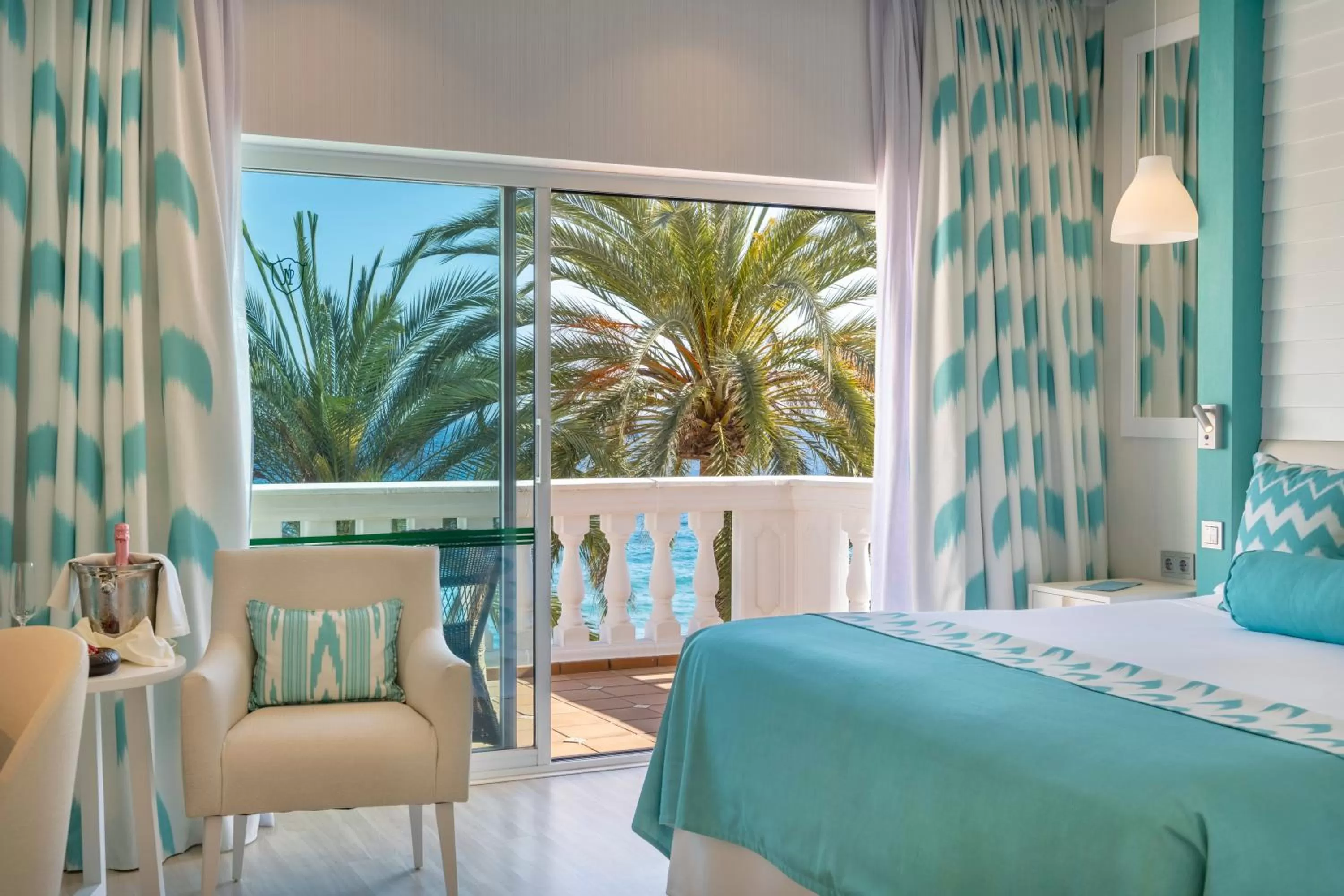 Balcony/Terrace, Bed in Nixe Palace