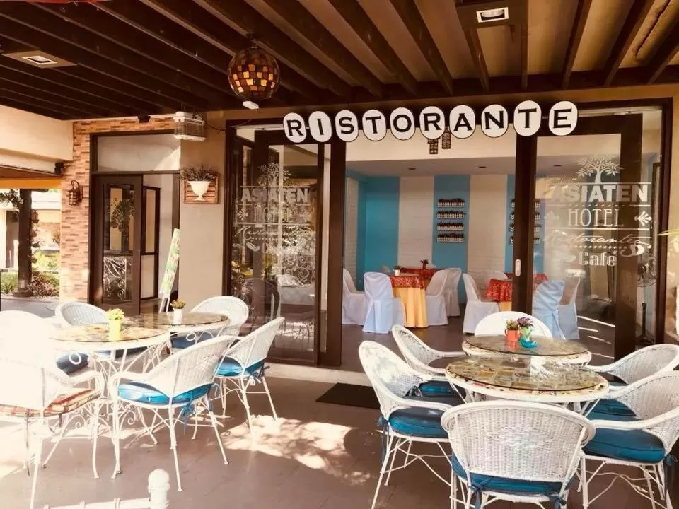 Restaurant/Places to Eat in Asiaten Hotel