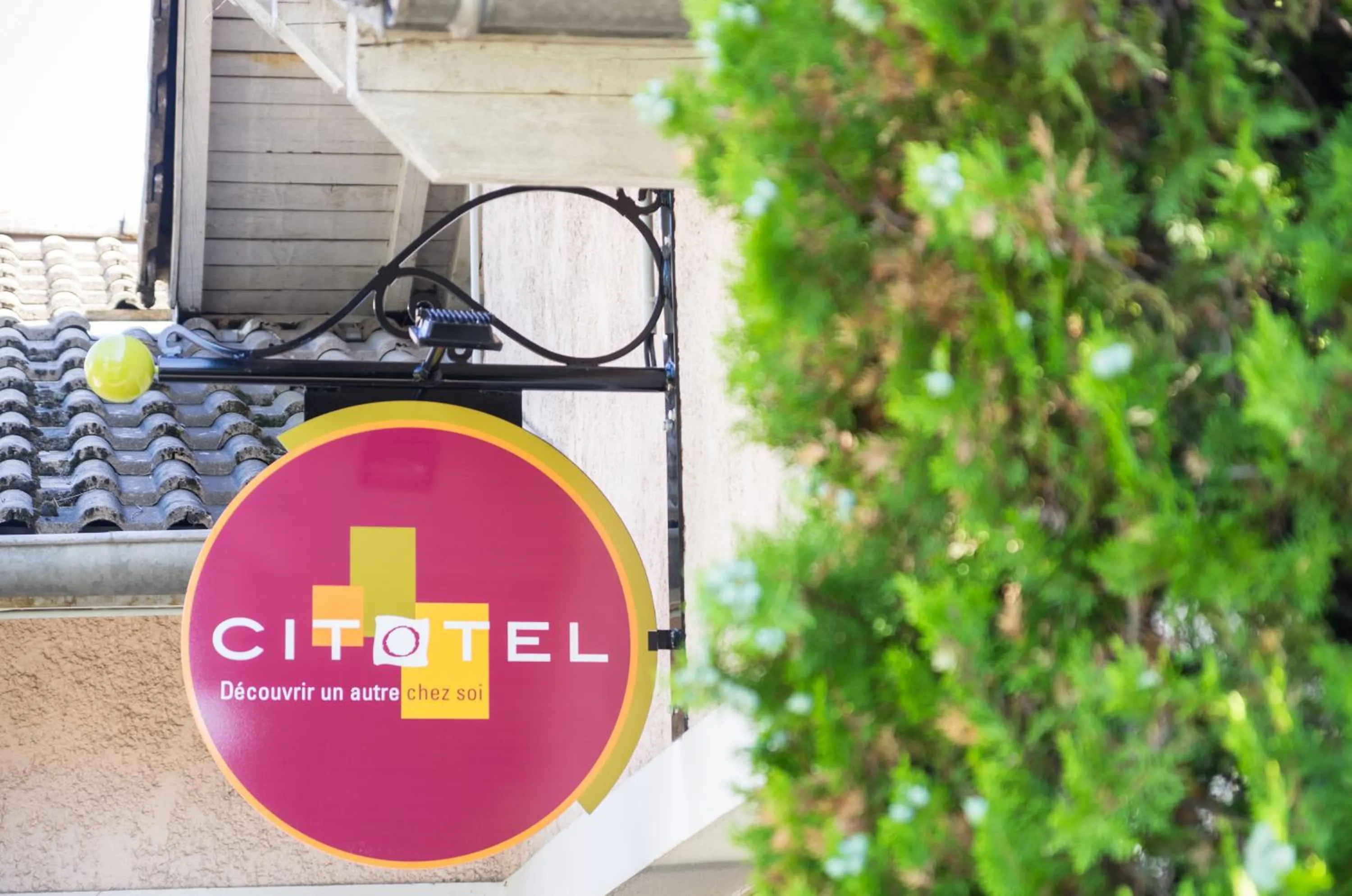 Garden in Cit'Hotel Avantici Gap