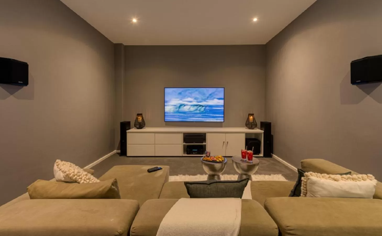 TV and multimedia in Crown on the Heads