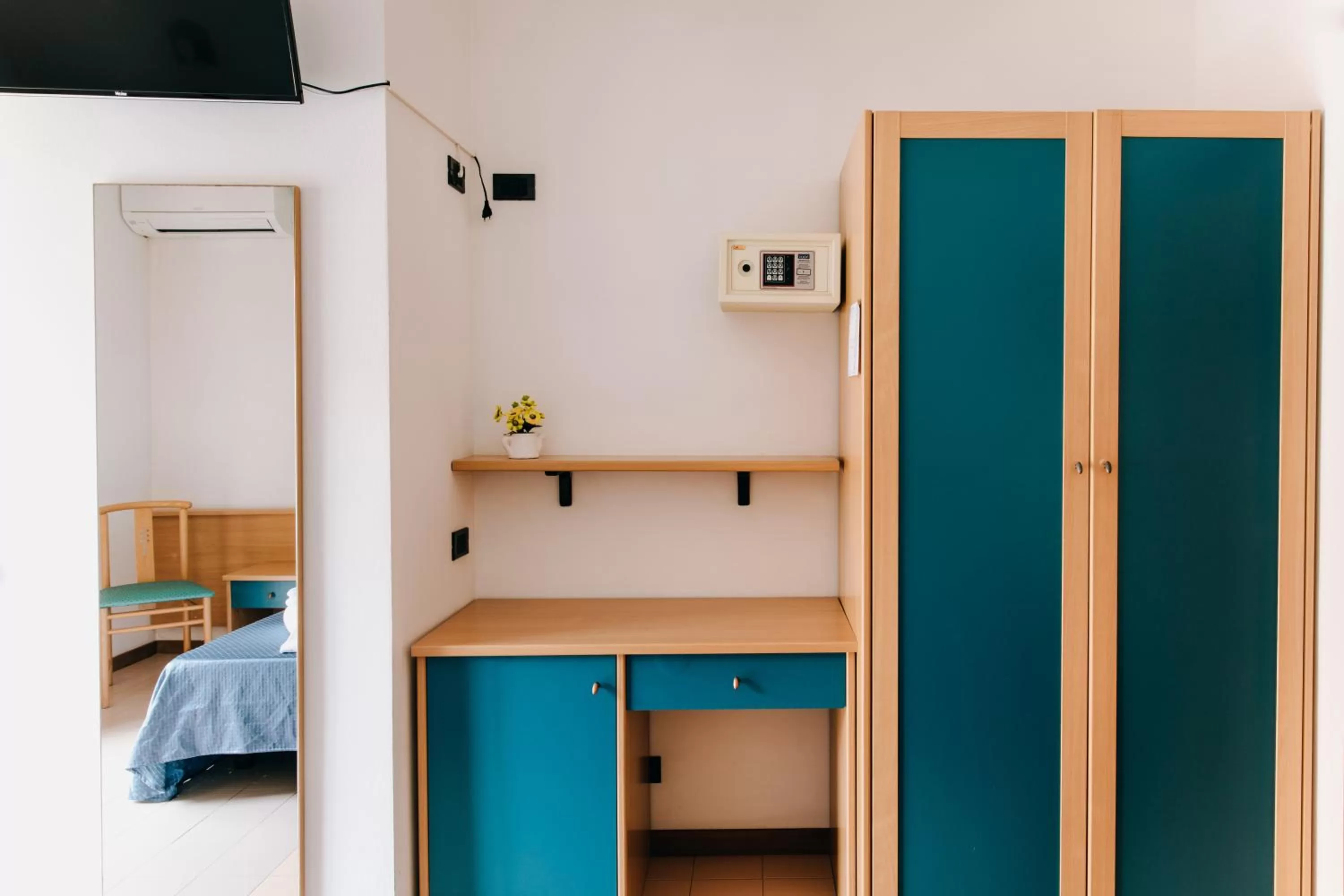 TV and multimedia, Bed in Hotel Villa Claudia