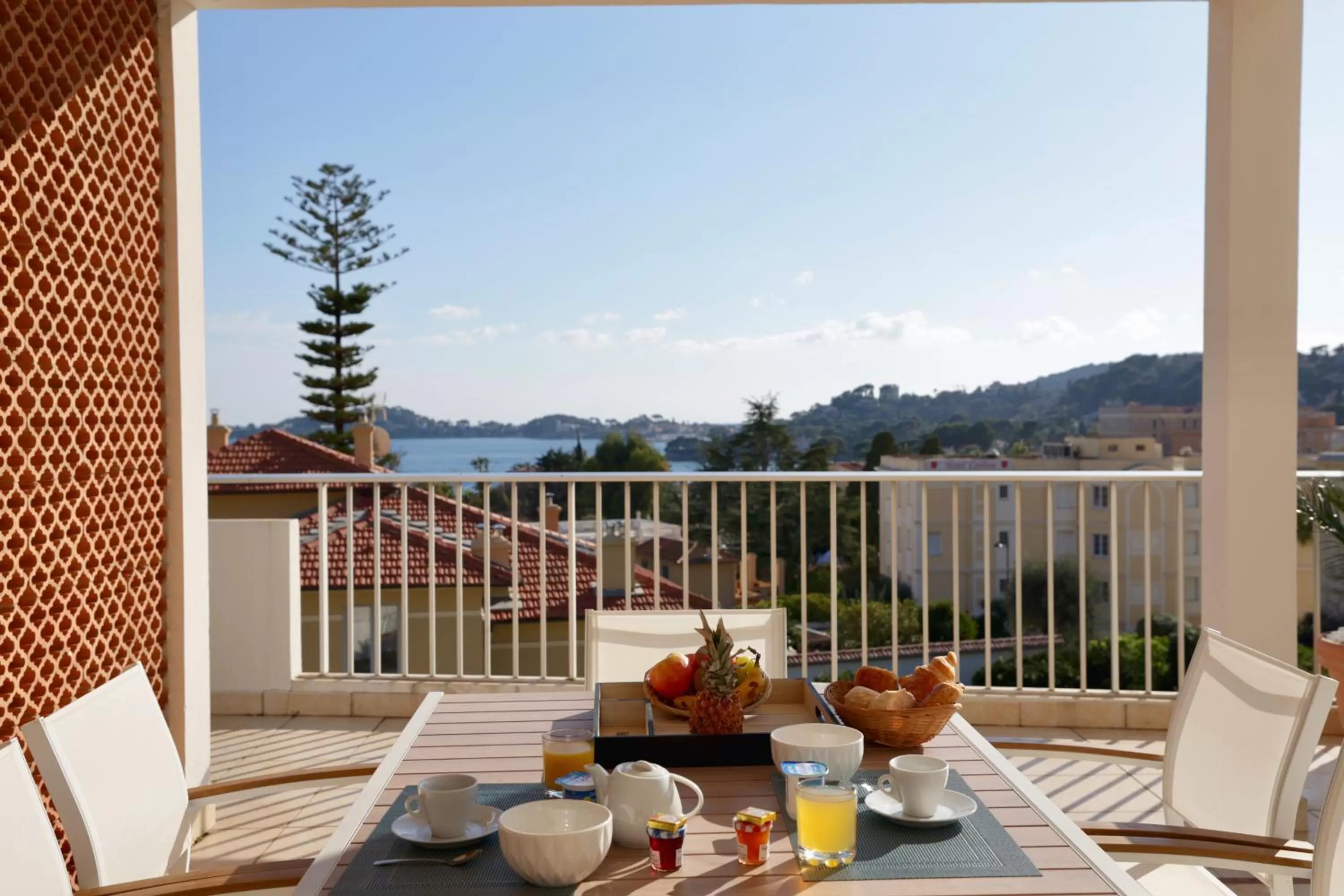 Patio in Résidence Carlton - Rénovée avec Piscine