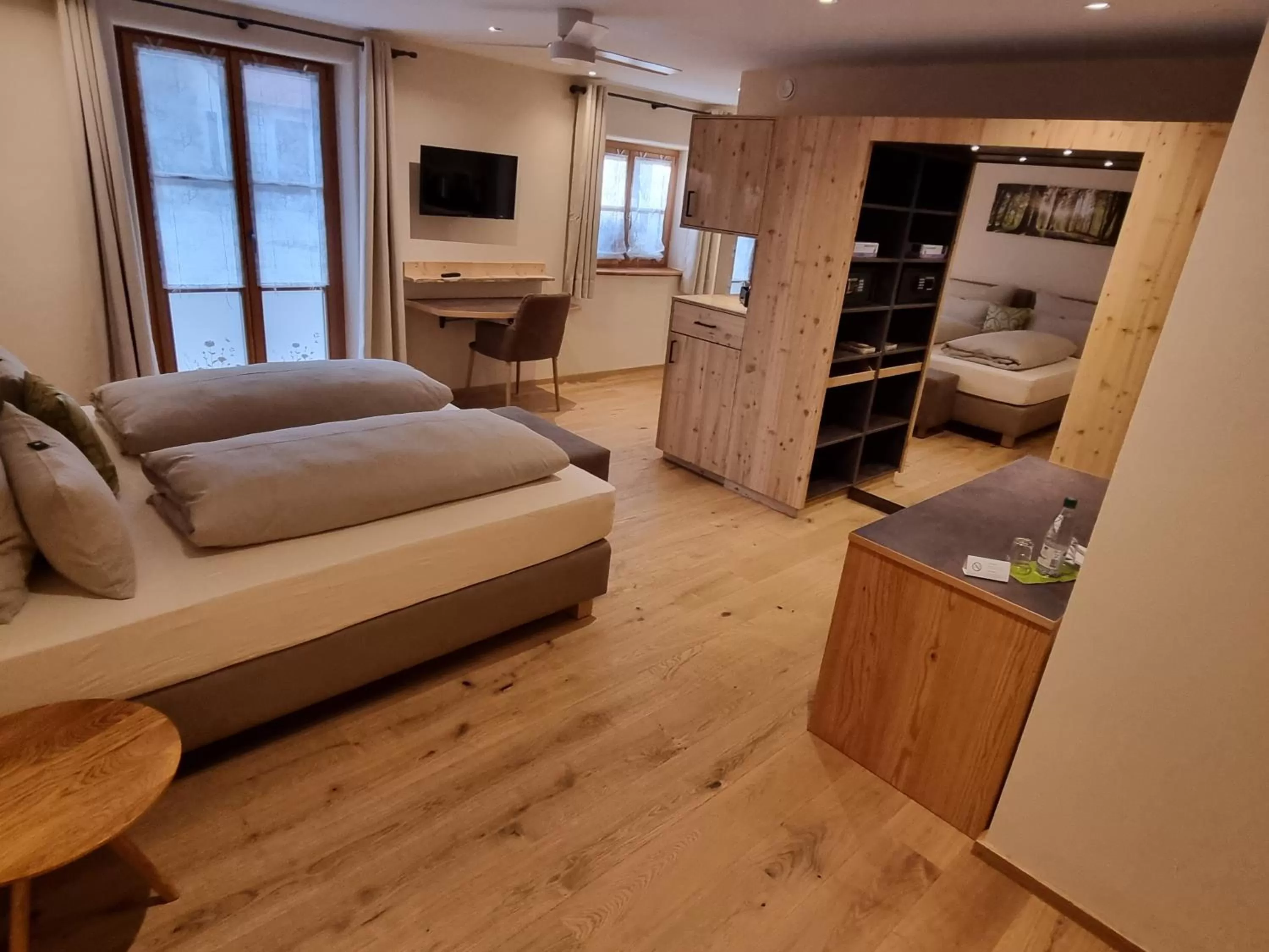 Photo of the whole room, Seating Area in Landhotel Großeiberhof