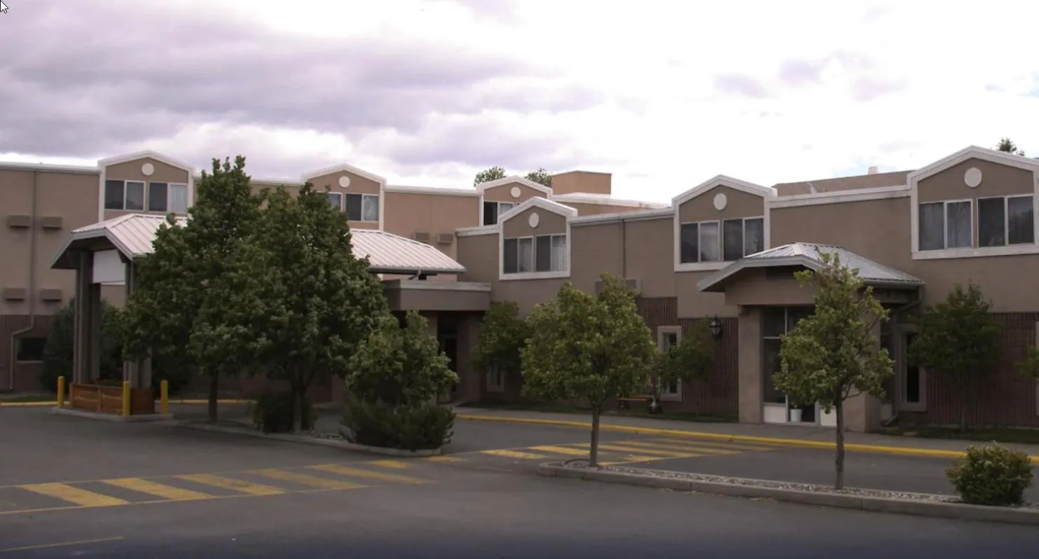 Property Building in YellowstonePark Inn&Suites