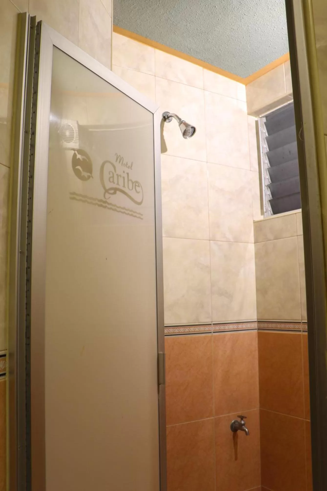 Bathroom in Motel Caribe