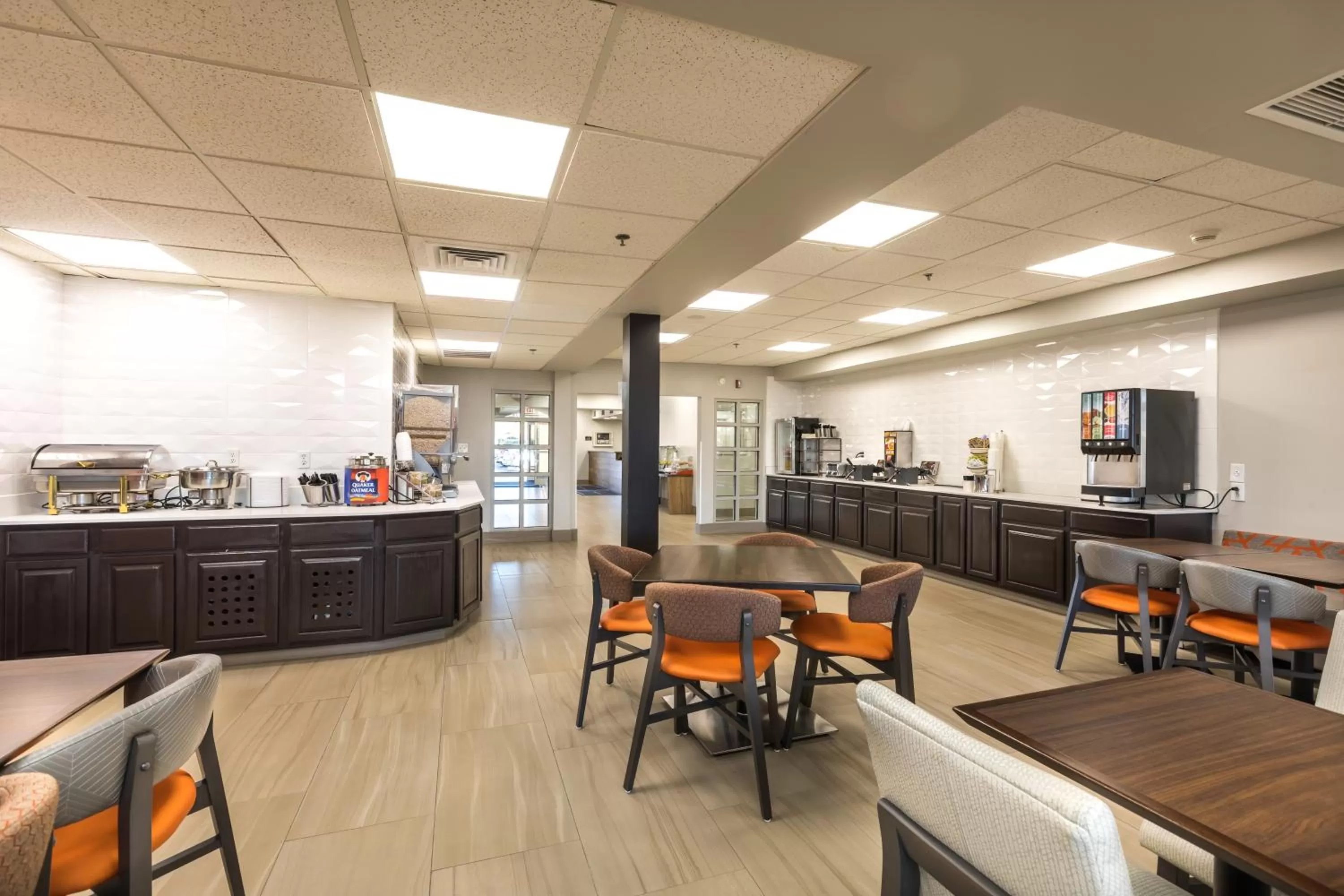 Restaurant/places to eat in Country Inn & Suites by Radisson, Lake Norman Huntersville, NC