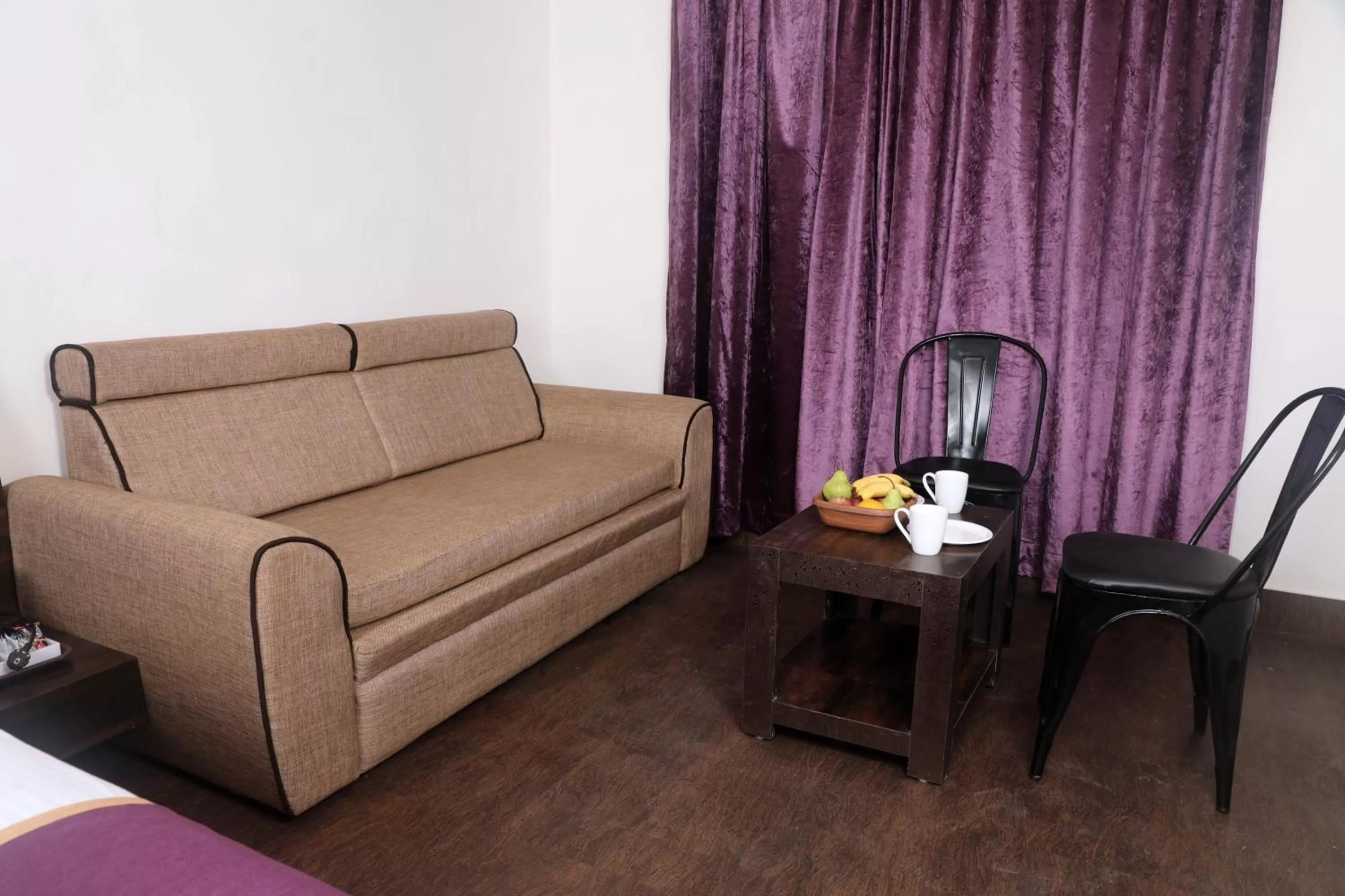 Bed, Seating Area in Hotel Planet Four