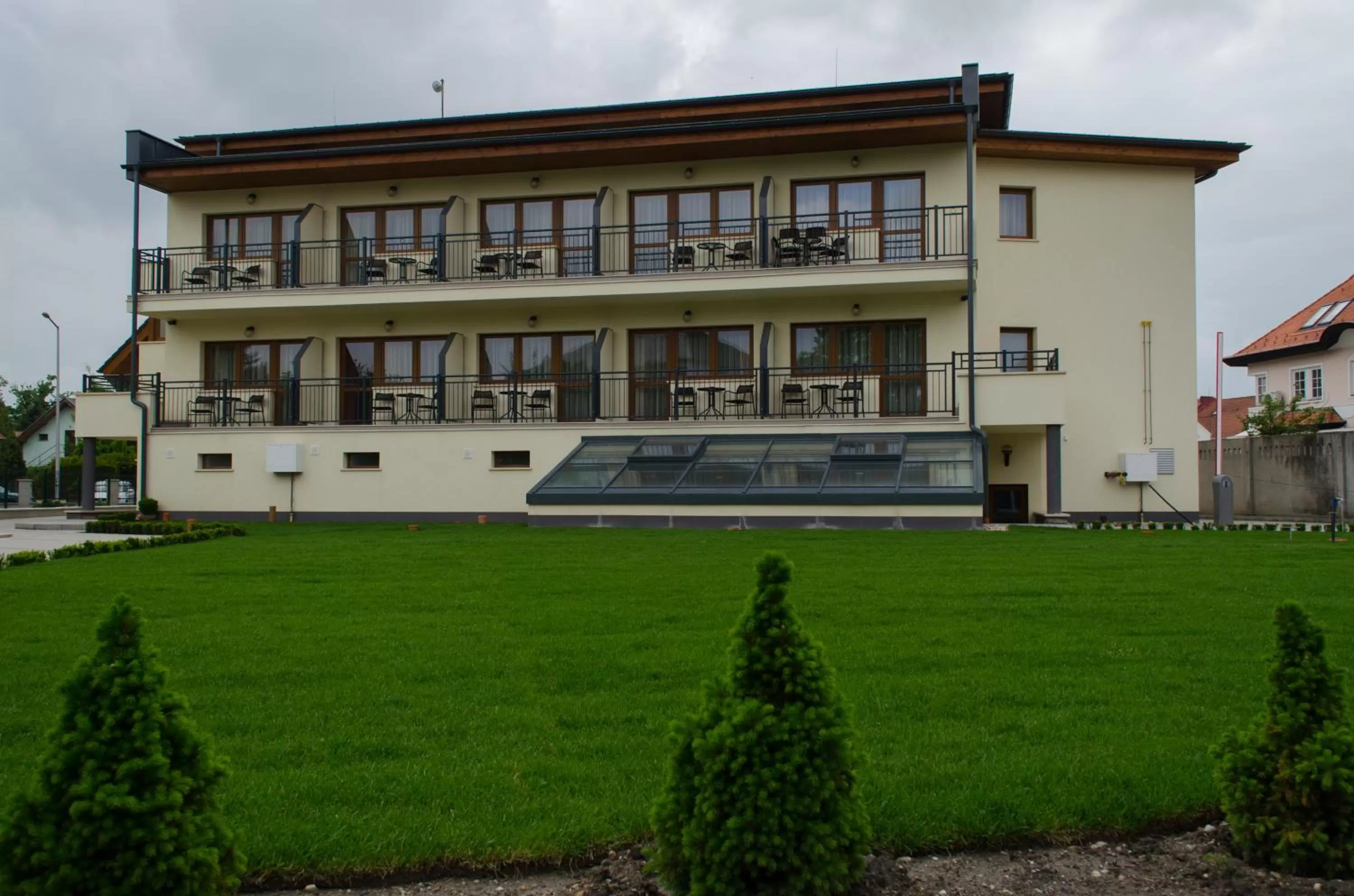 Facade/entrance, Property Building in Simbad Hotel & Bar Superior
