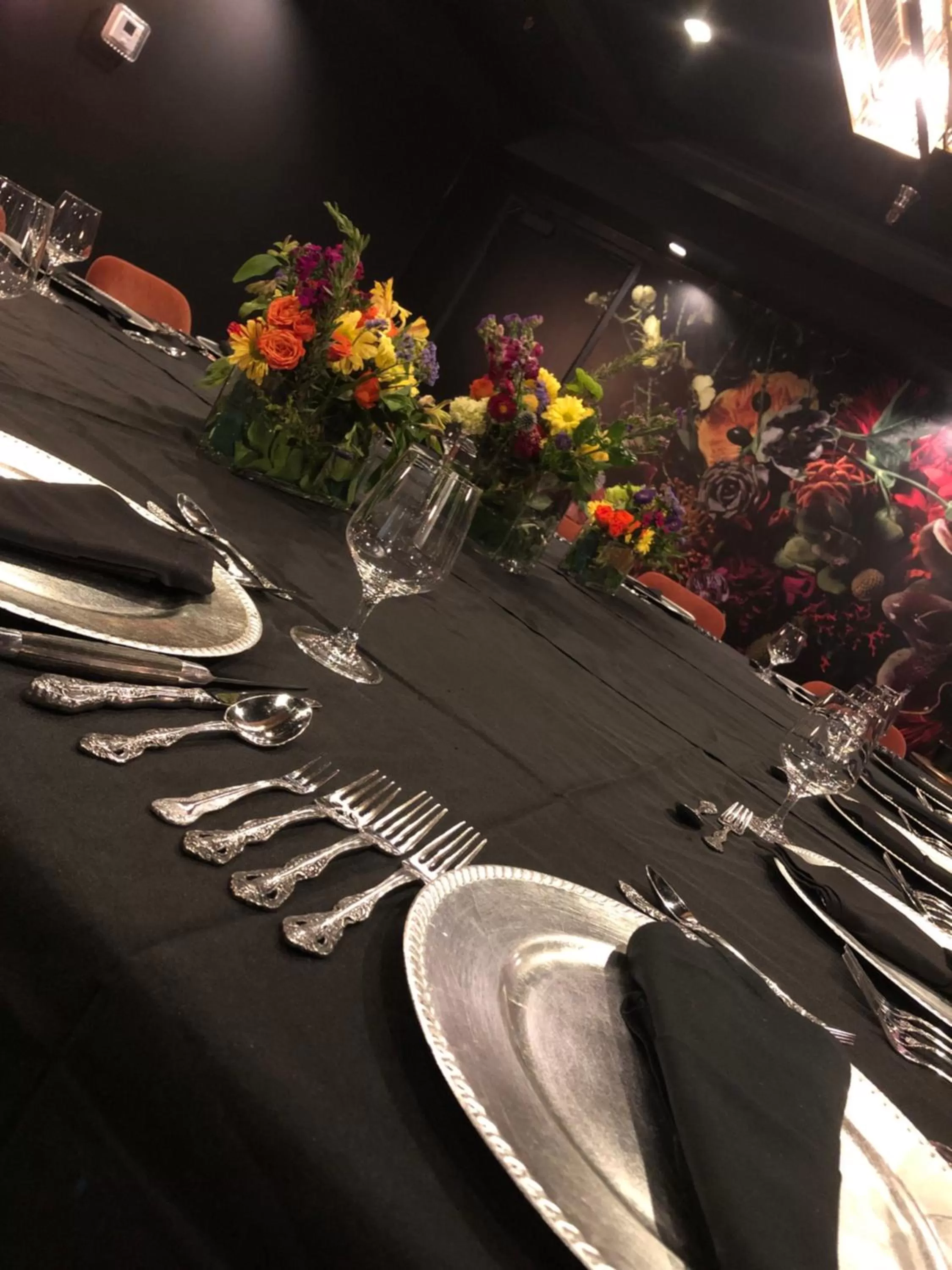 Restaurant/places to eat in Hotel Deco