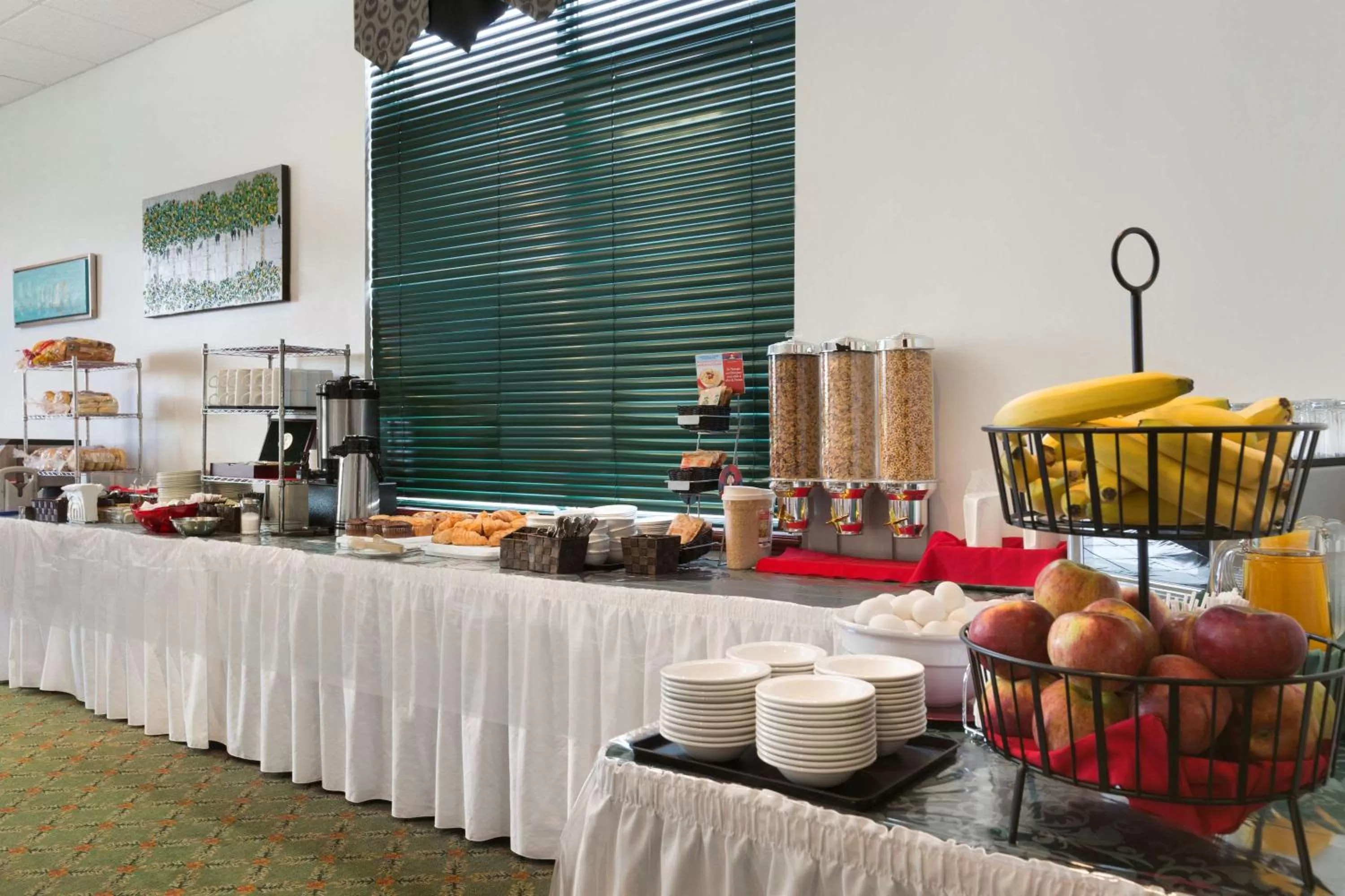 Restaurant/places to eat in Days Inn by Wyndham Oromocto Conference Centre