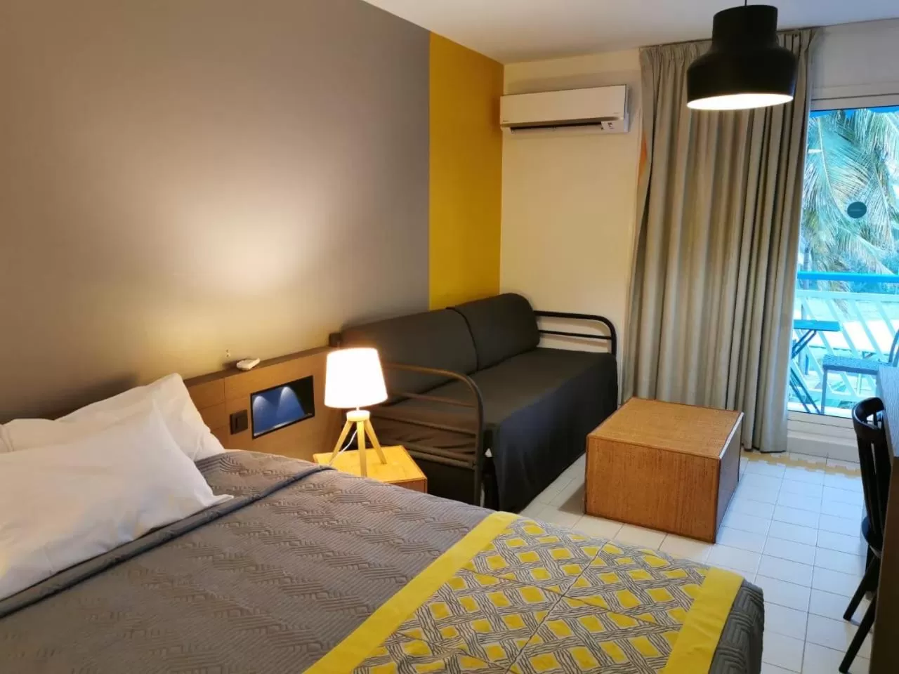 Bed in Studios FREEBROISE