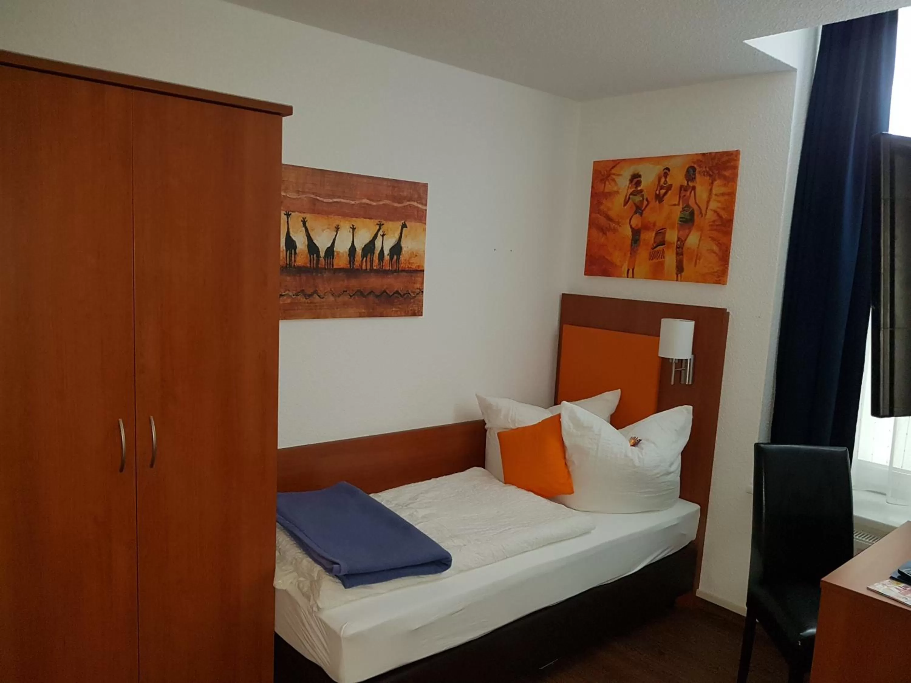 Photo of the whole room, Bed in Hotel Amber Altstadt