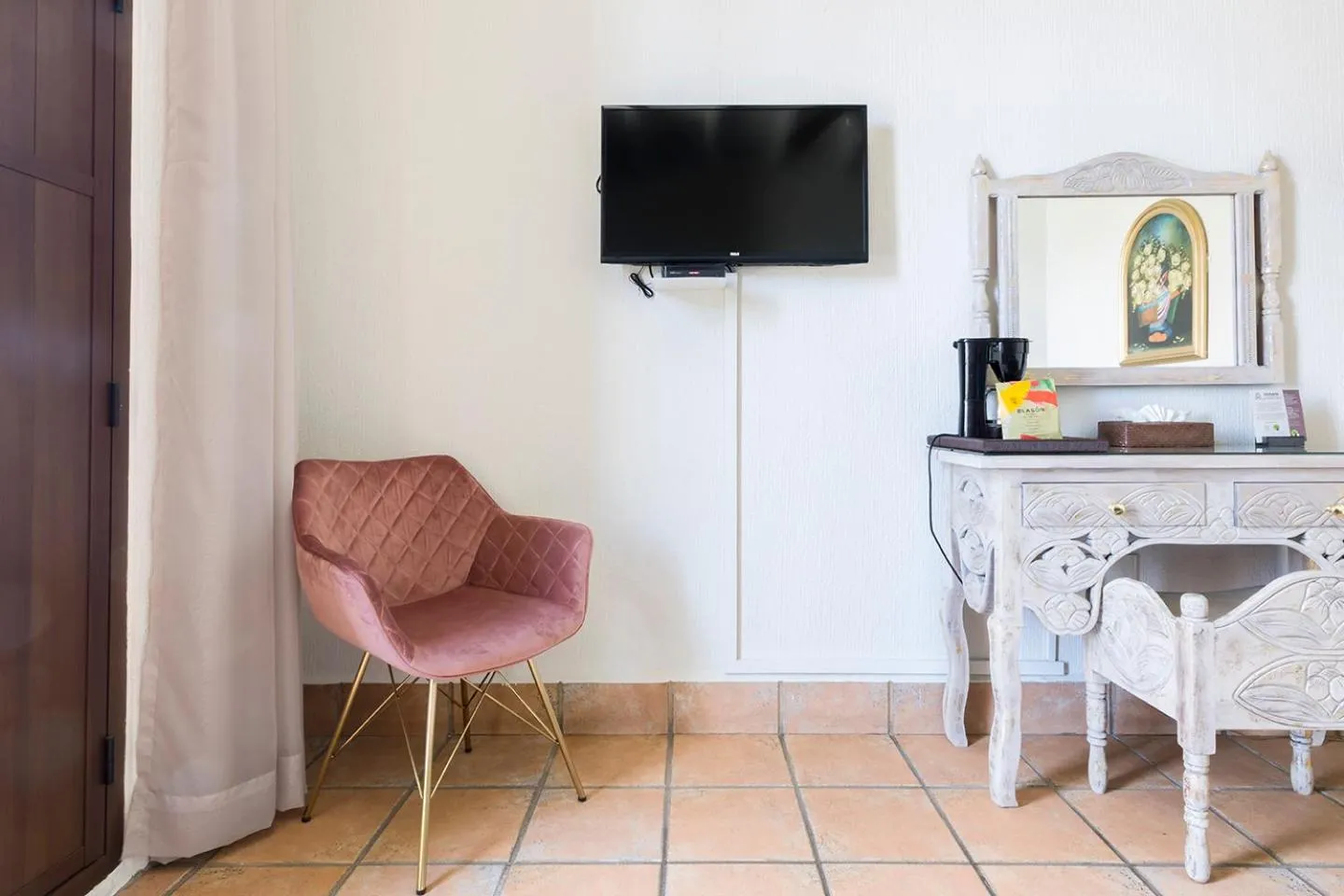 TV and multimedia in Hotel Boutique Naura Centro